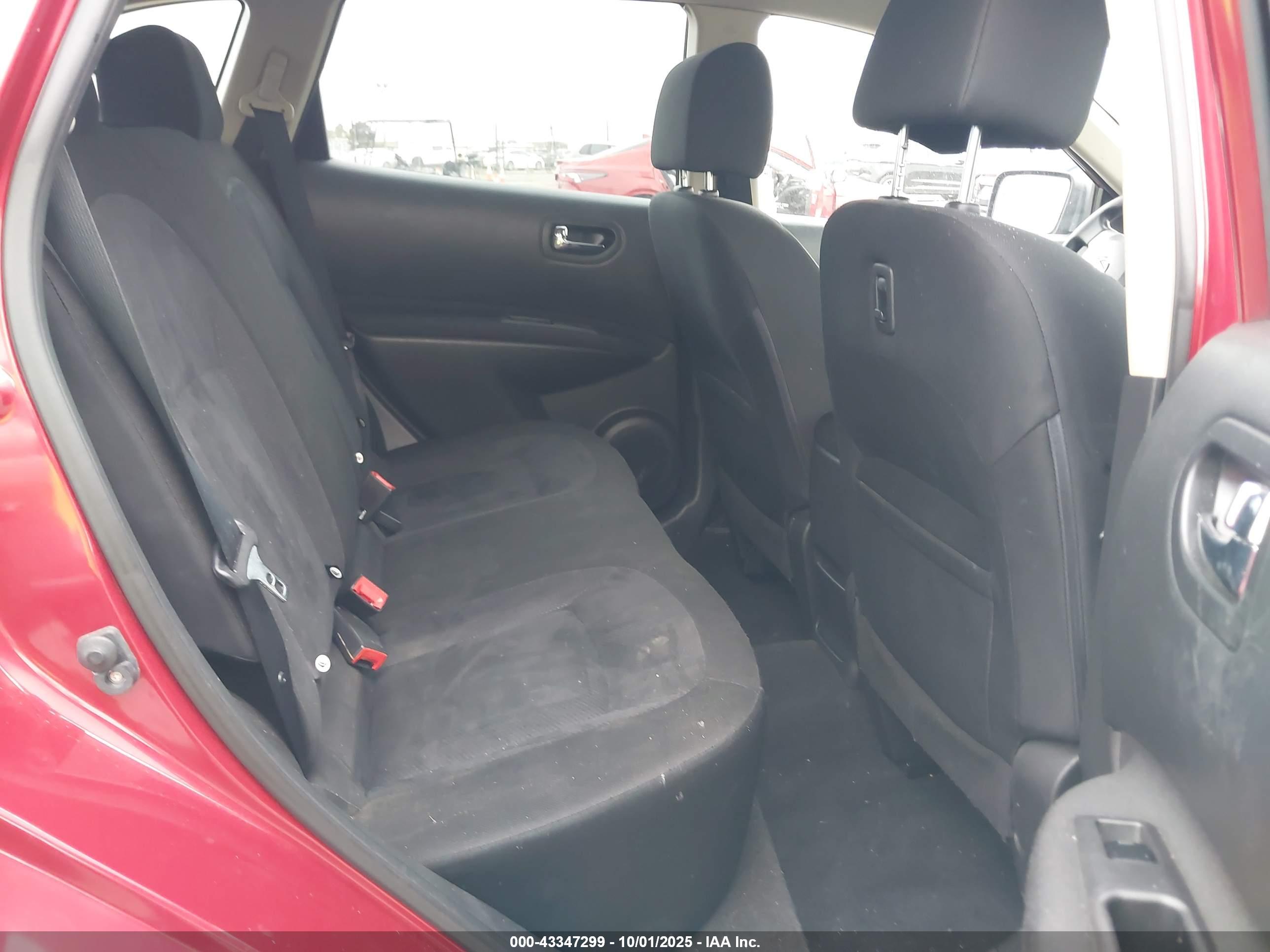 NISSAN ROGUE image 8