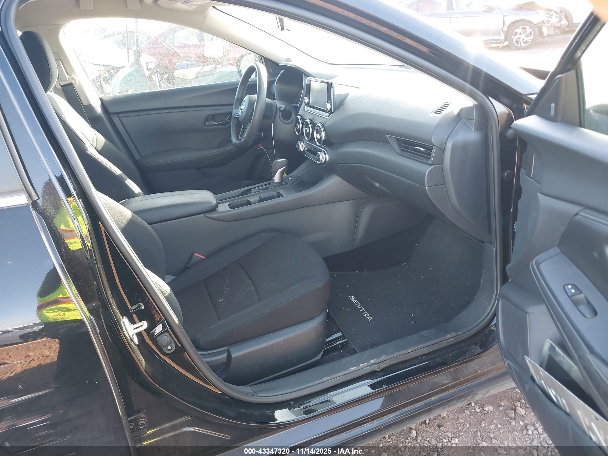 NISSAN SENTRA image 5