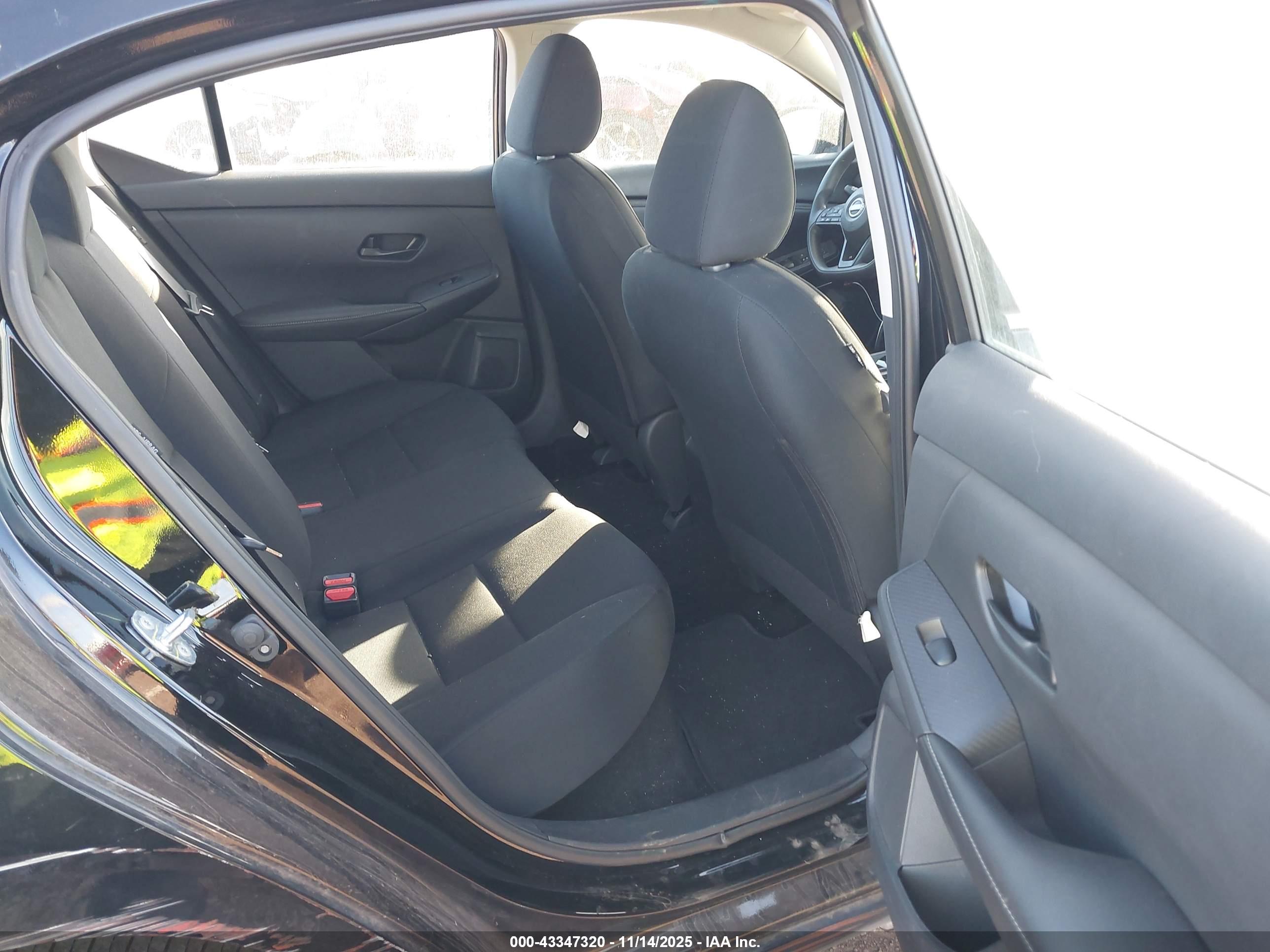 NISSAN SENTRA image 8
