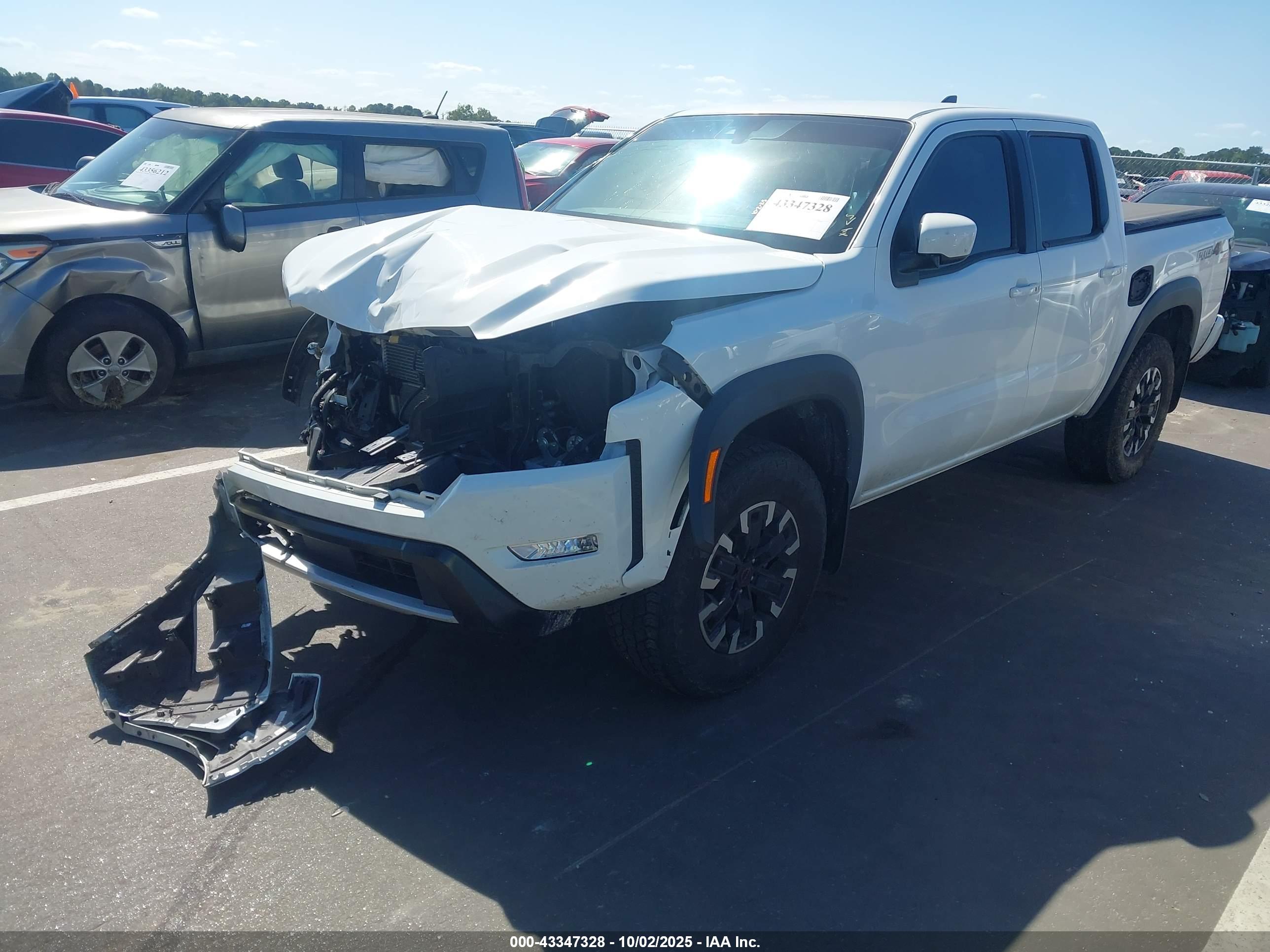 NISSAN FRONTIER image 2