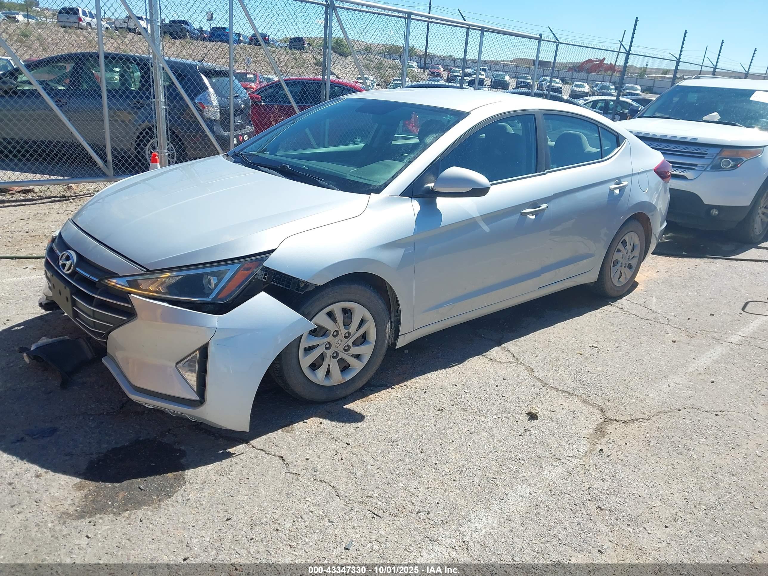 HYUNDAI ELANTRA image 2