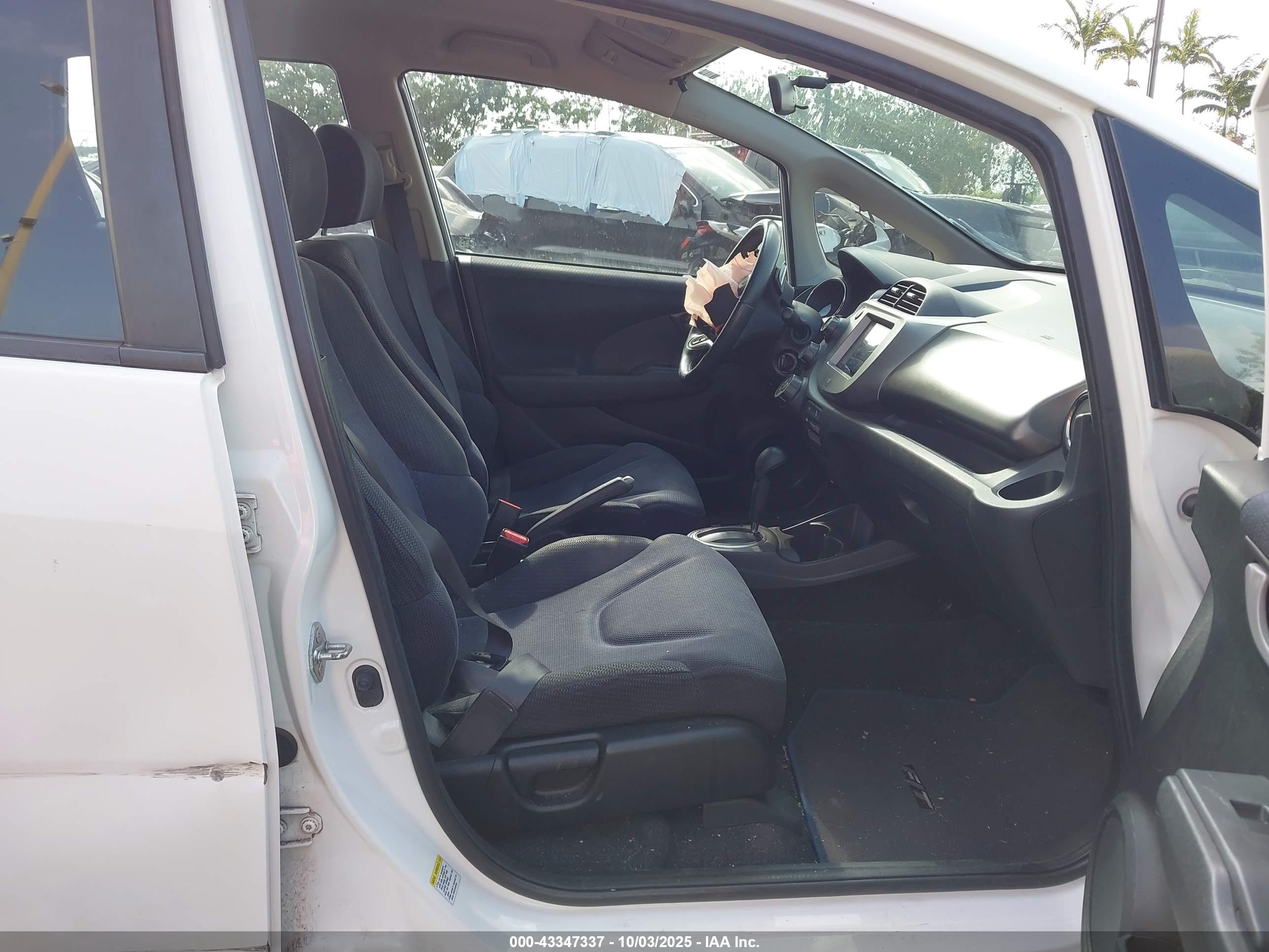 HONDA FIT image 5