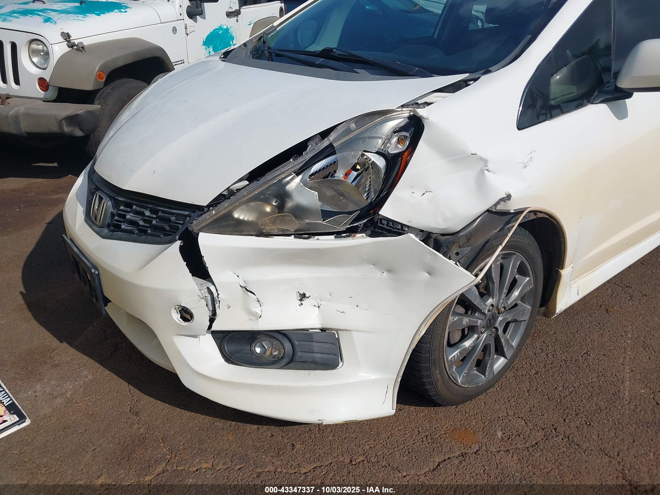 HONDA FIT image 6