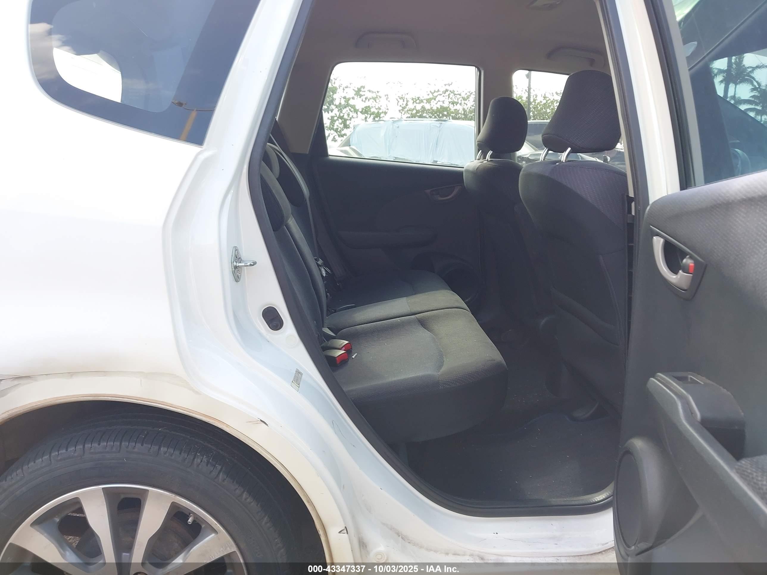 HONDA FIT image 8