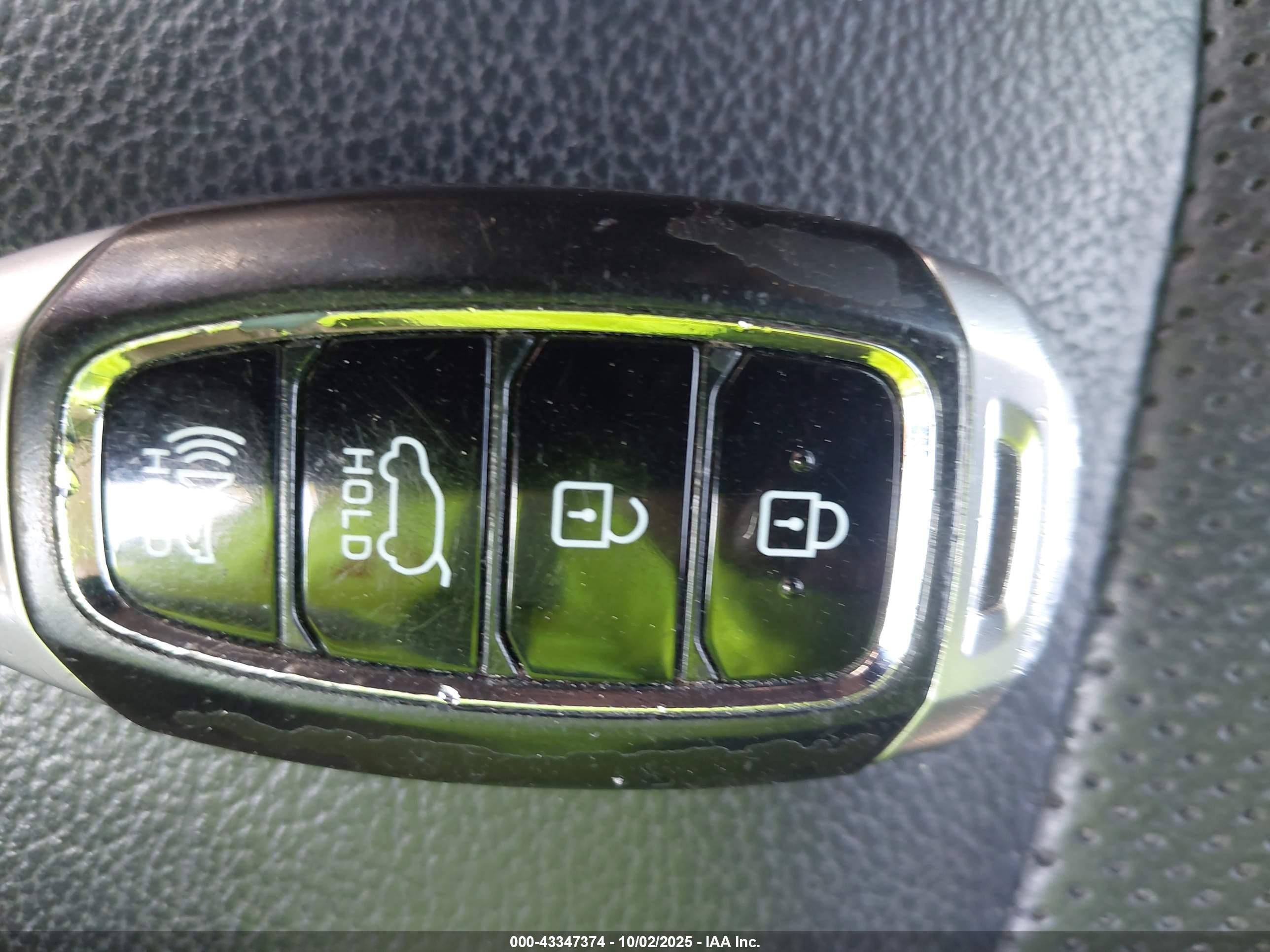 HYUNDAI SANTA image 11