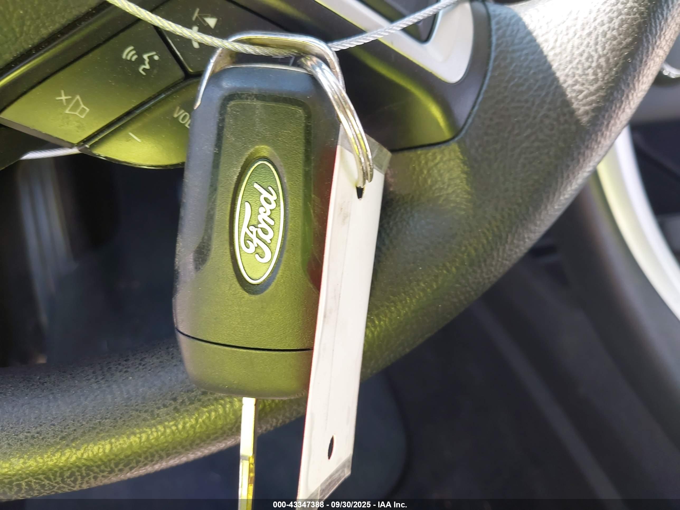 FORD FUSION image 11