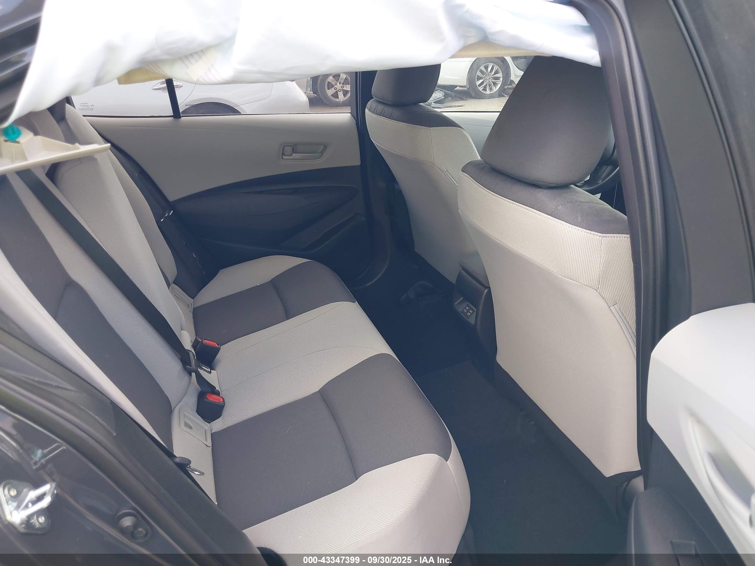 TOYOTA COROLLA image 8