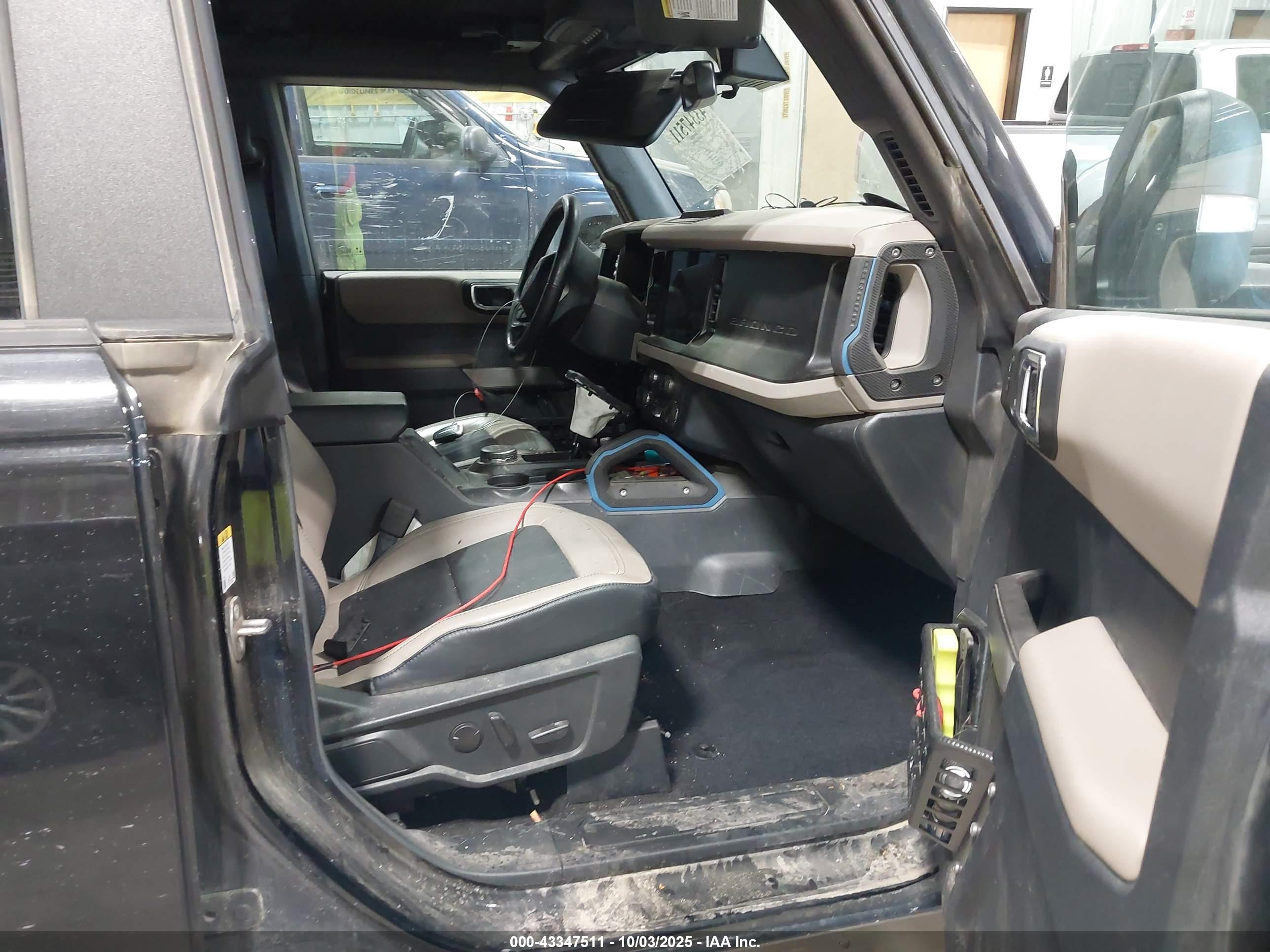 FORD BRONCO image 5