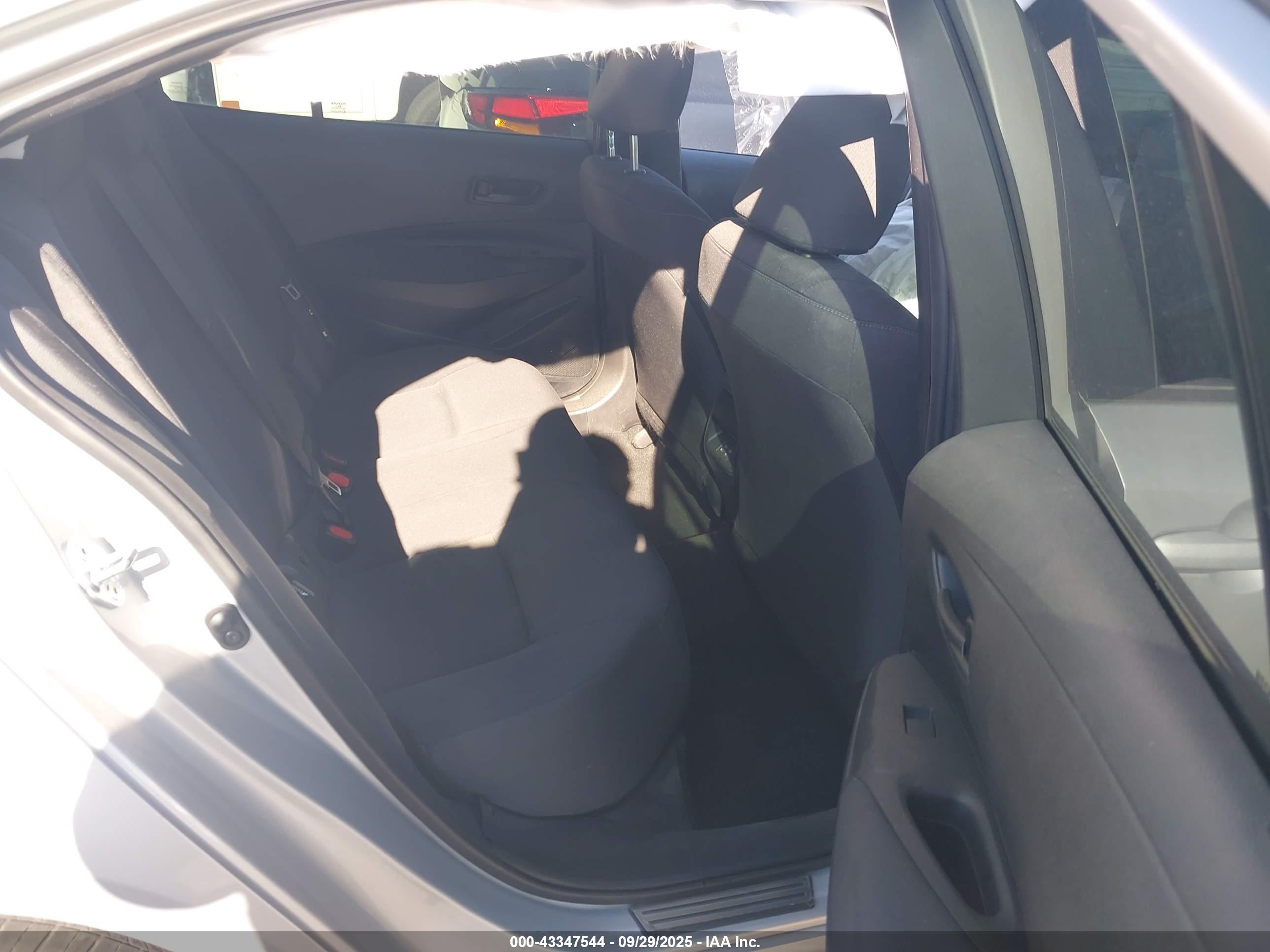 TOYOTA COROLLA image 8