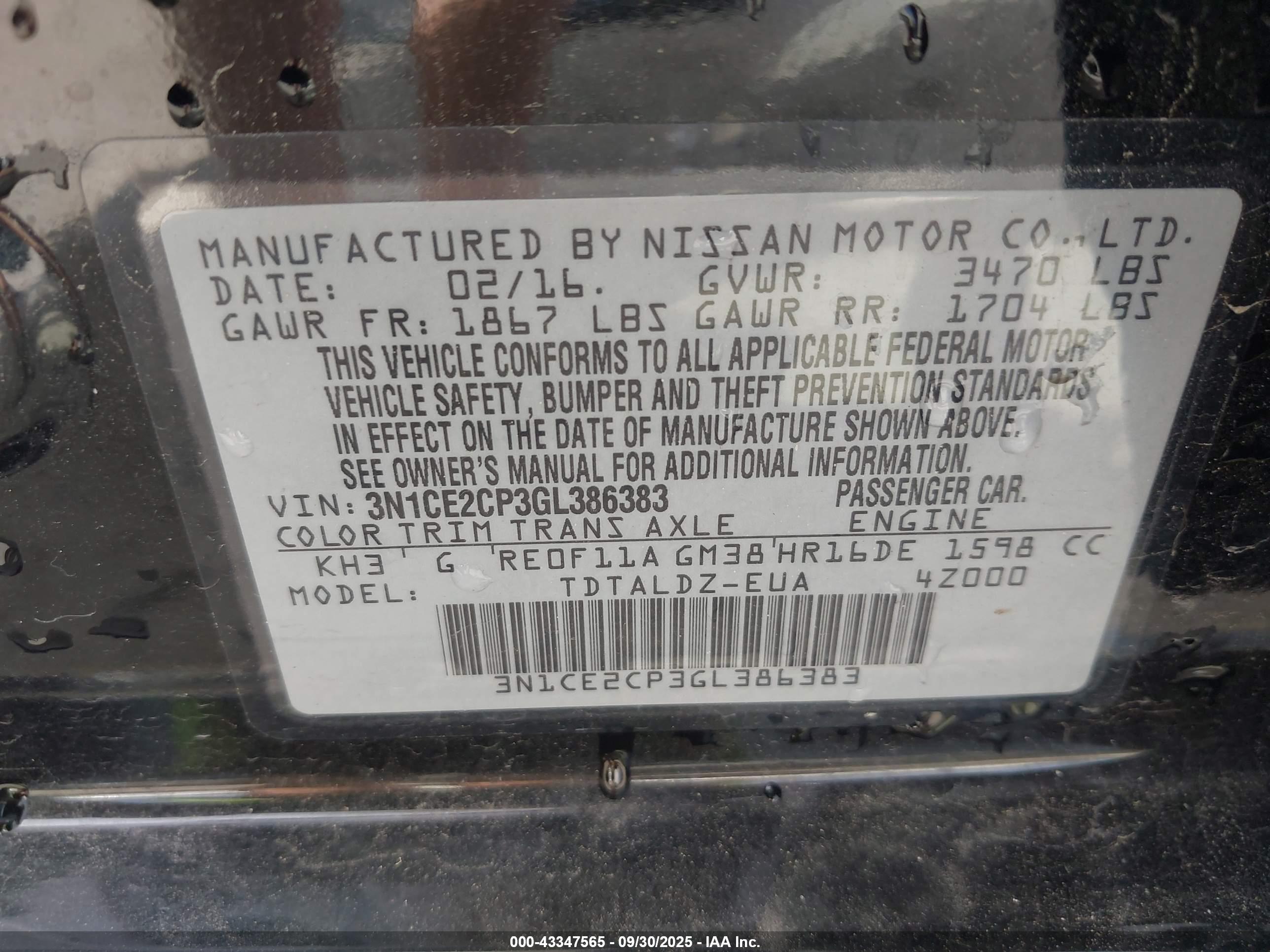 NISSAN VERSA image 9