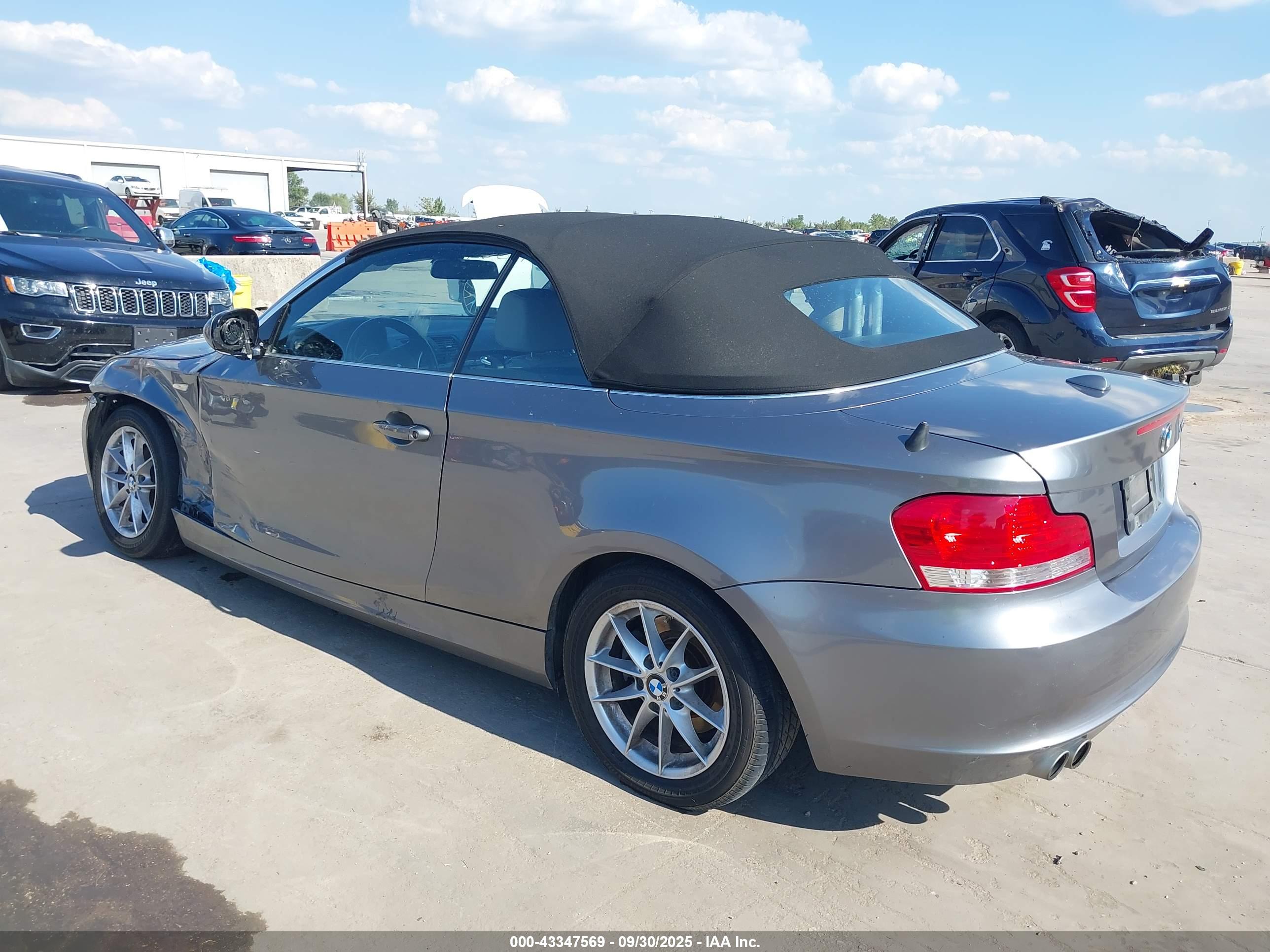 BMW 128I image 3
