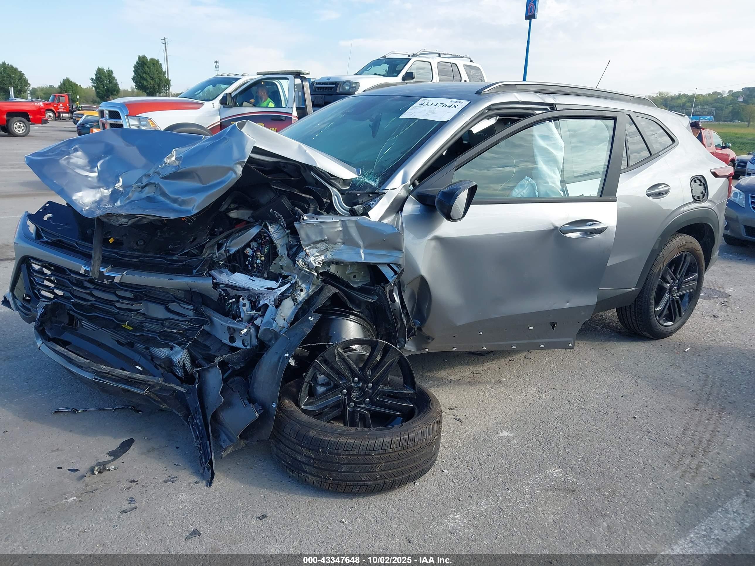 CHEVROLET TRAX image 2
