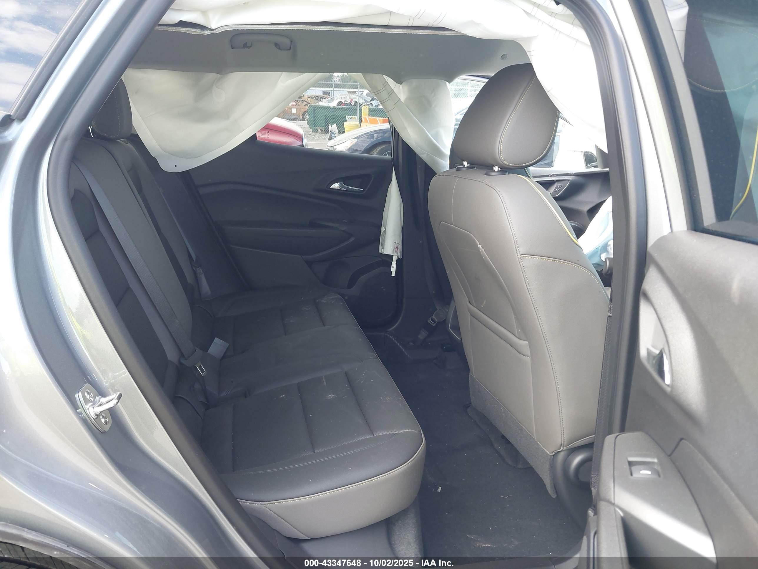 CHEVROLET TRAX image 8
