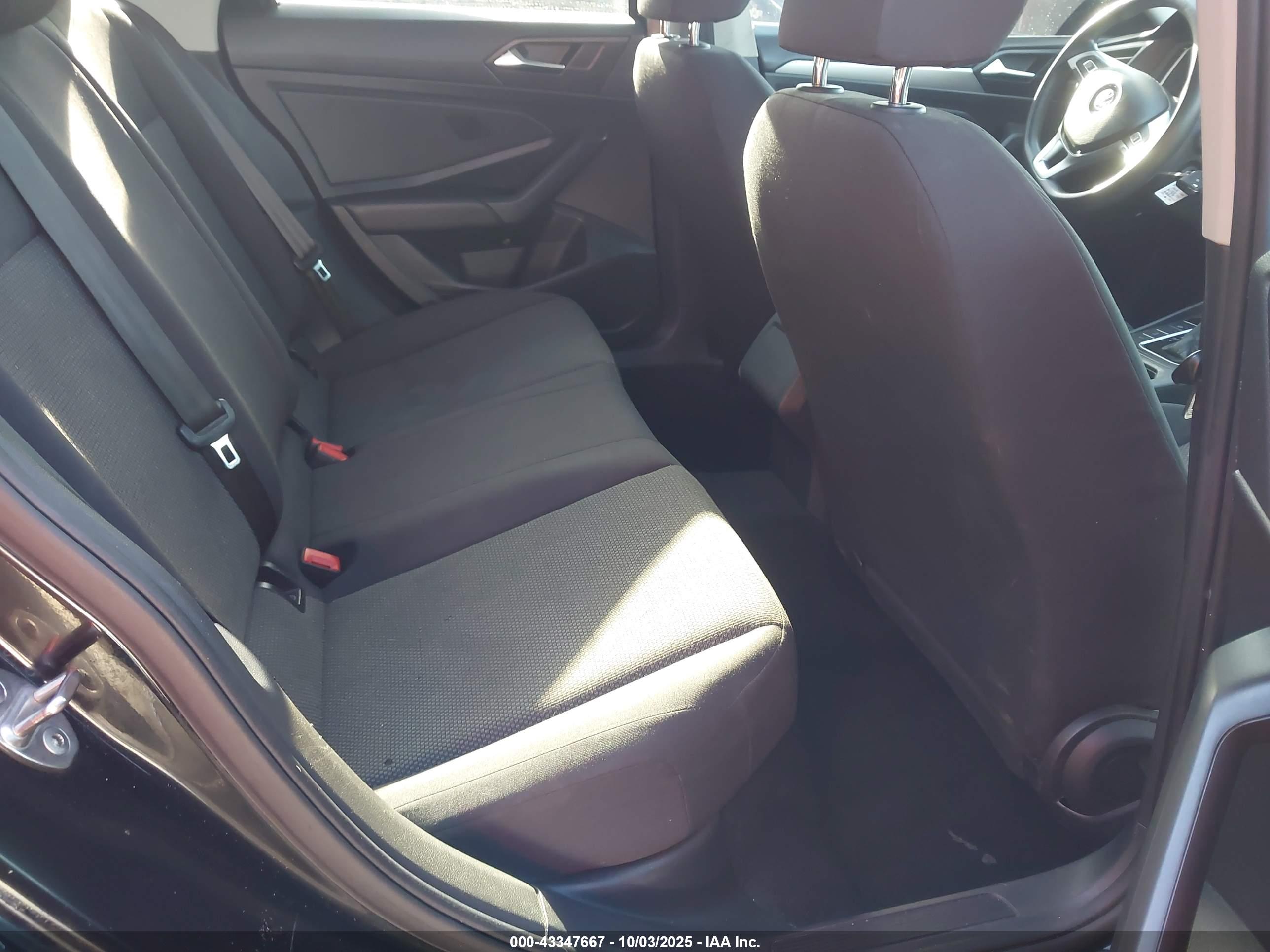 VOLKSWAGEN JETTA image 8