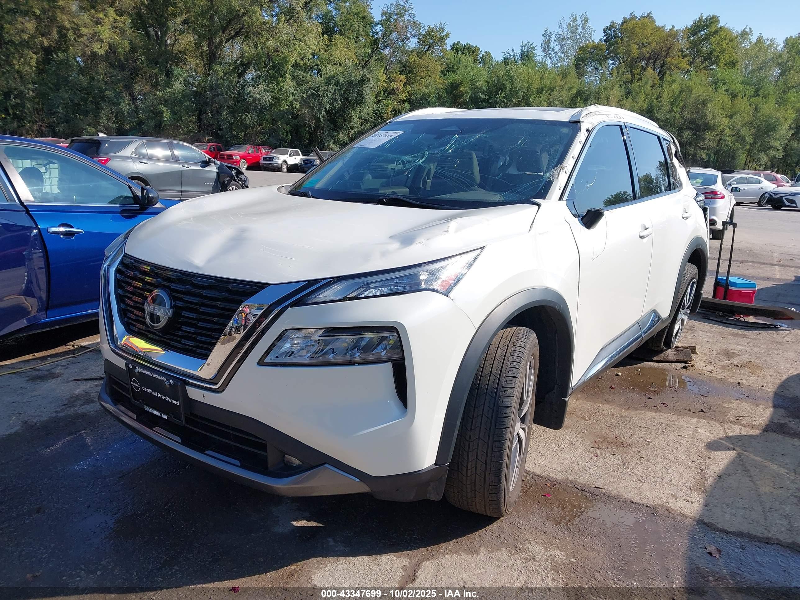 NISSAN ROGUE image 2
