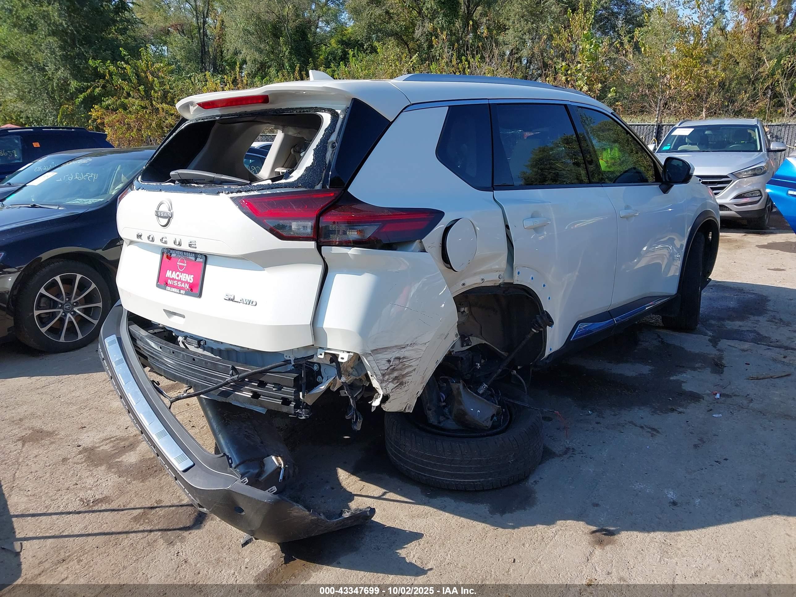 NISSAN ROGUE image 4