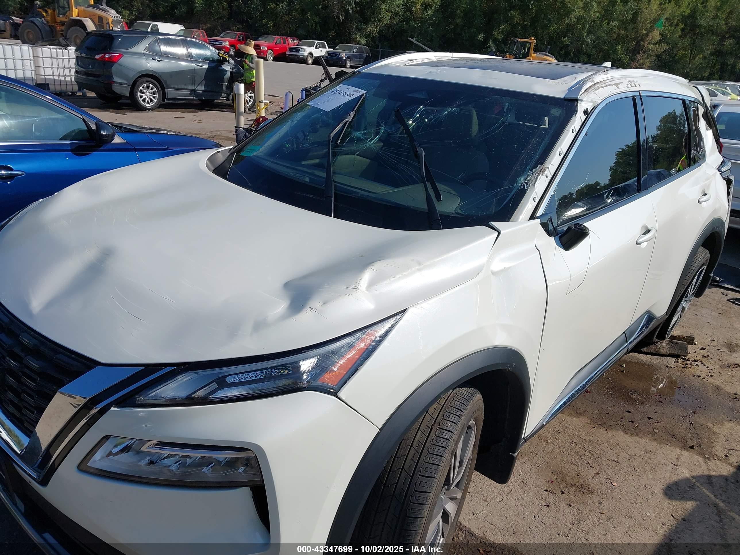 NISSAN ROGUE image 6