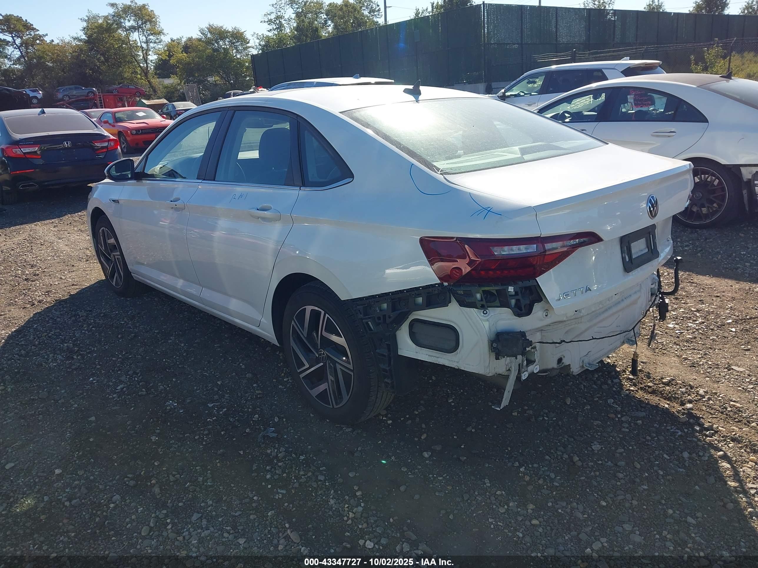 VOLKSWAGEN JETTA image 3