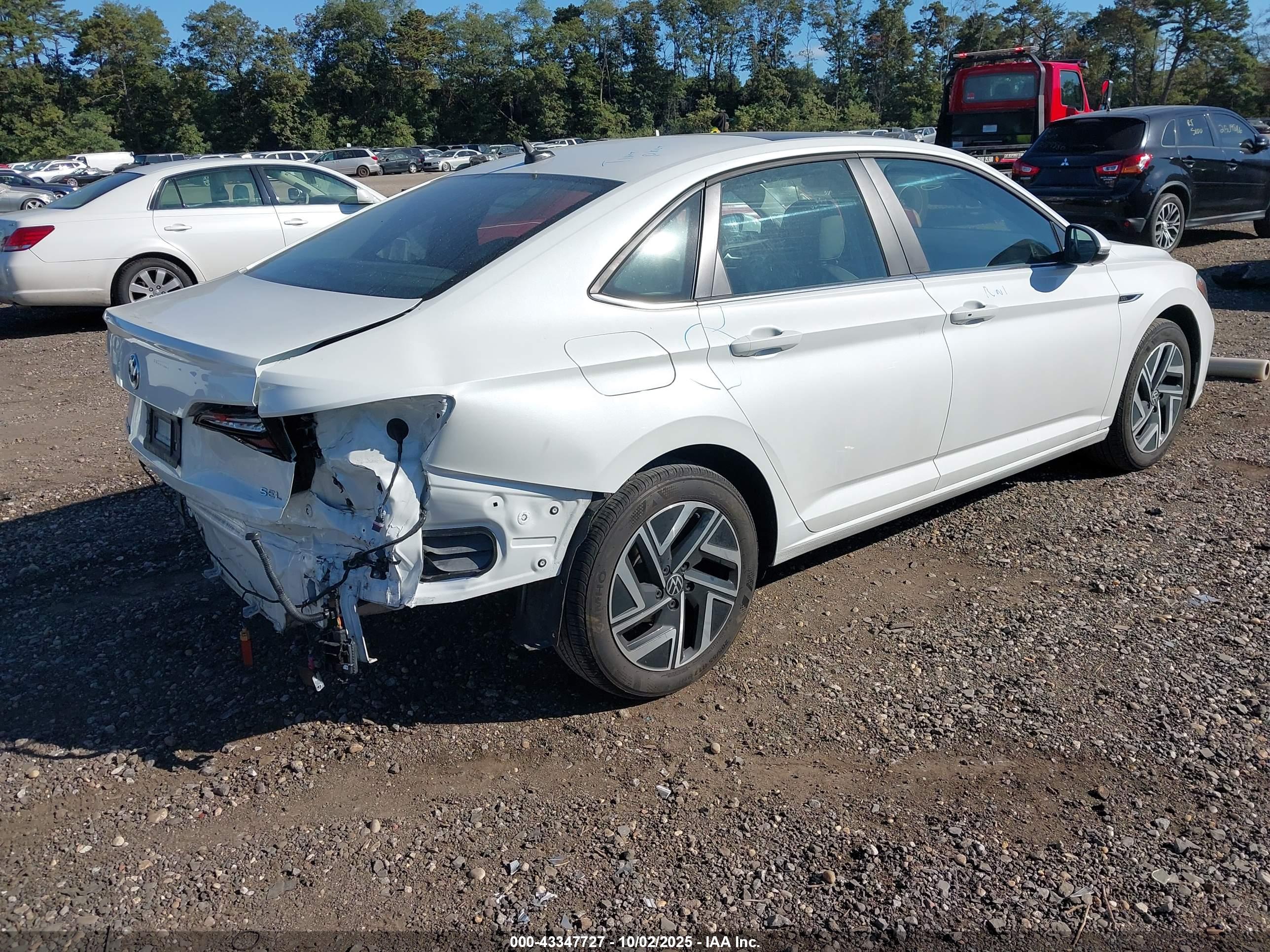VOLKSWAGEN JETTA image 4