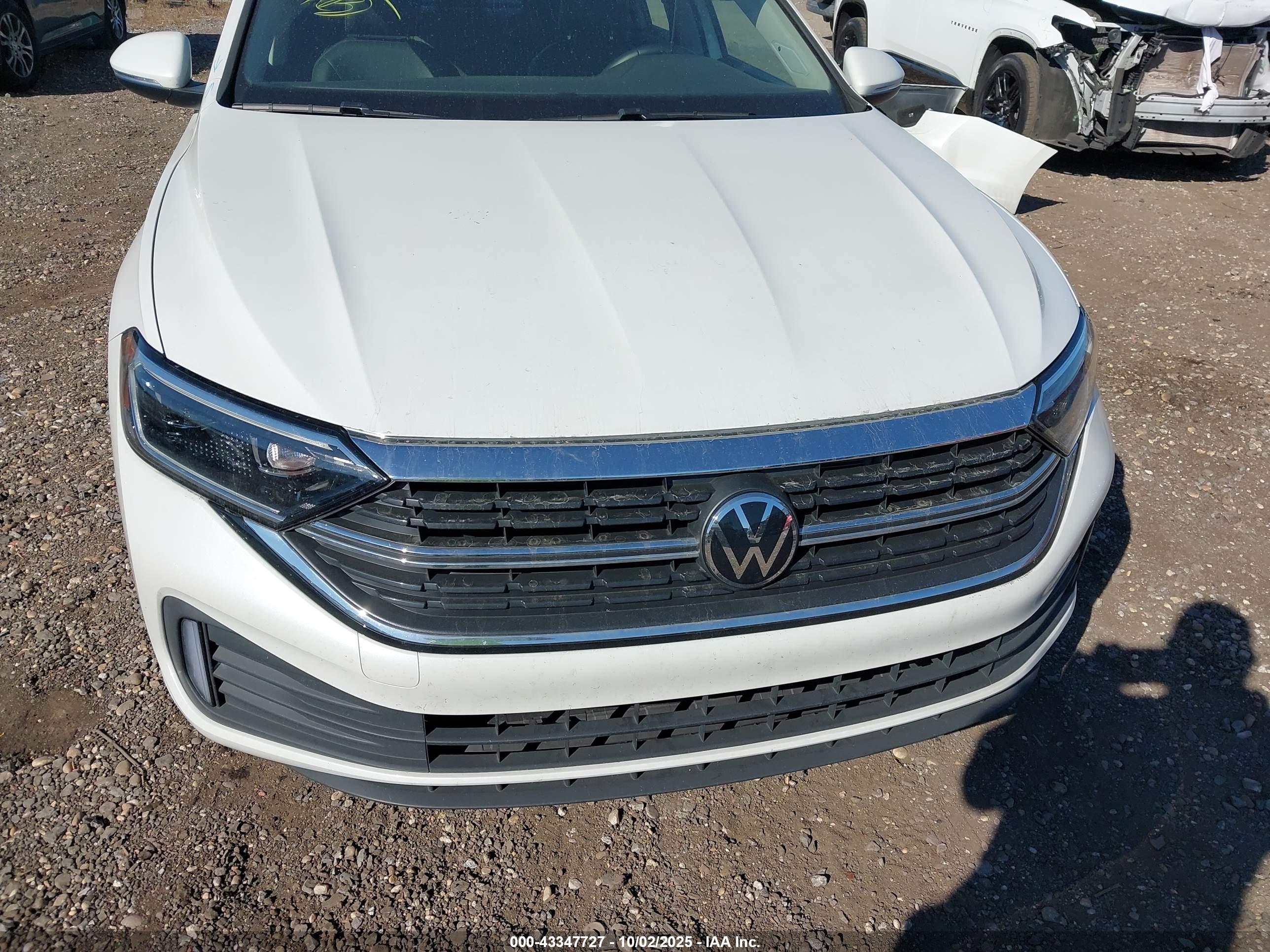 VOLKSWAGEN JETTA image 6