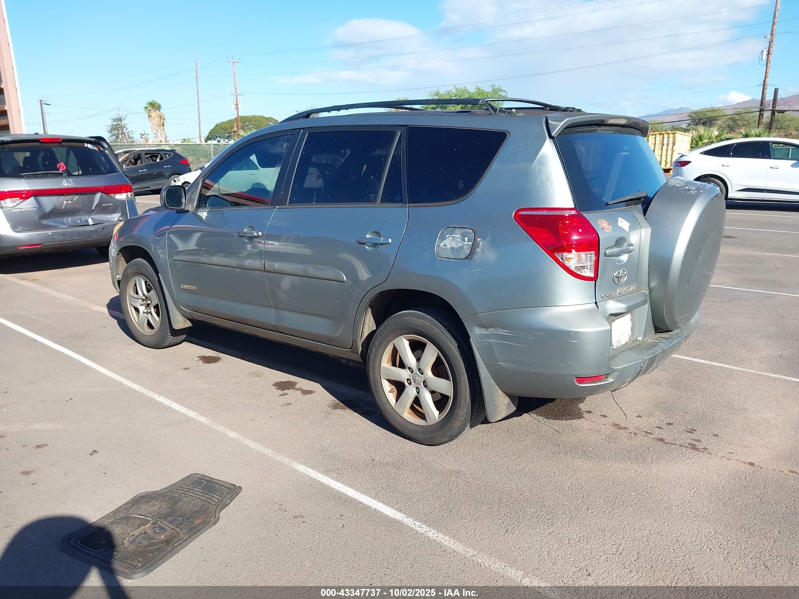 TOYOTA RAV4 image 3