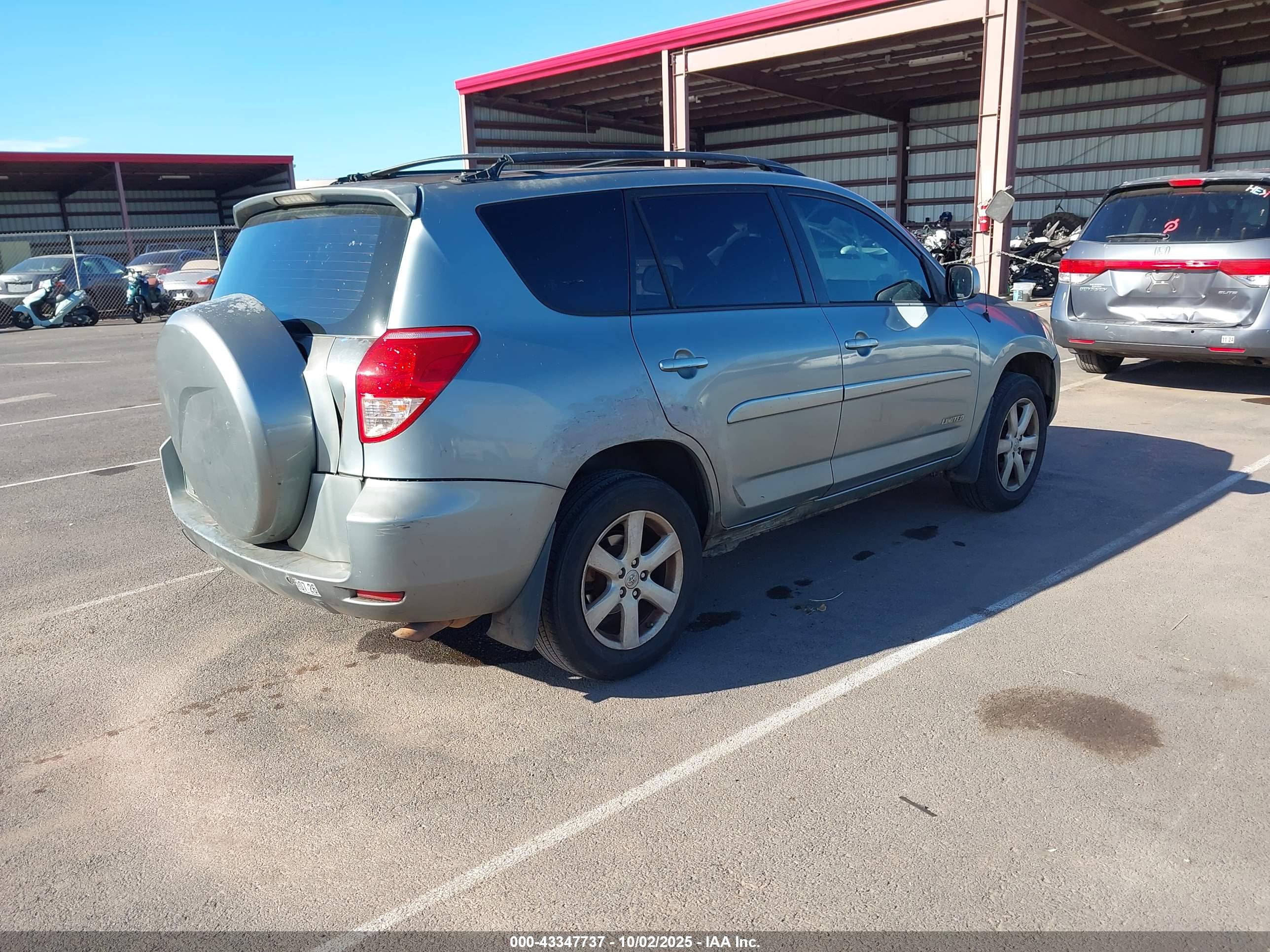 TOYOTA RAV4 image 4