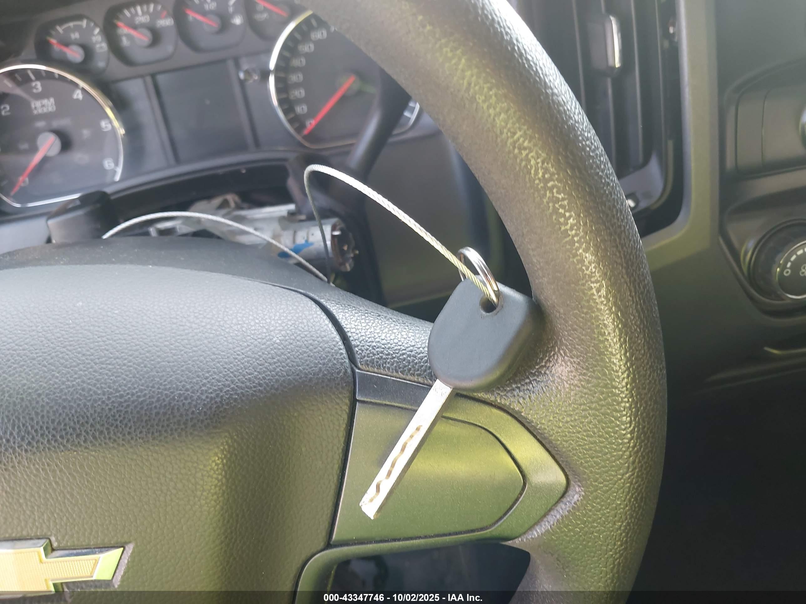 CHEVROLET SILVERADO image 11