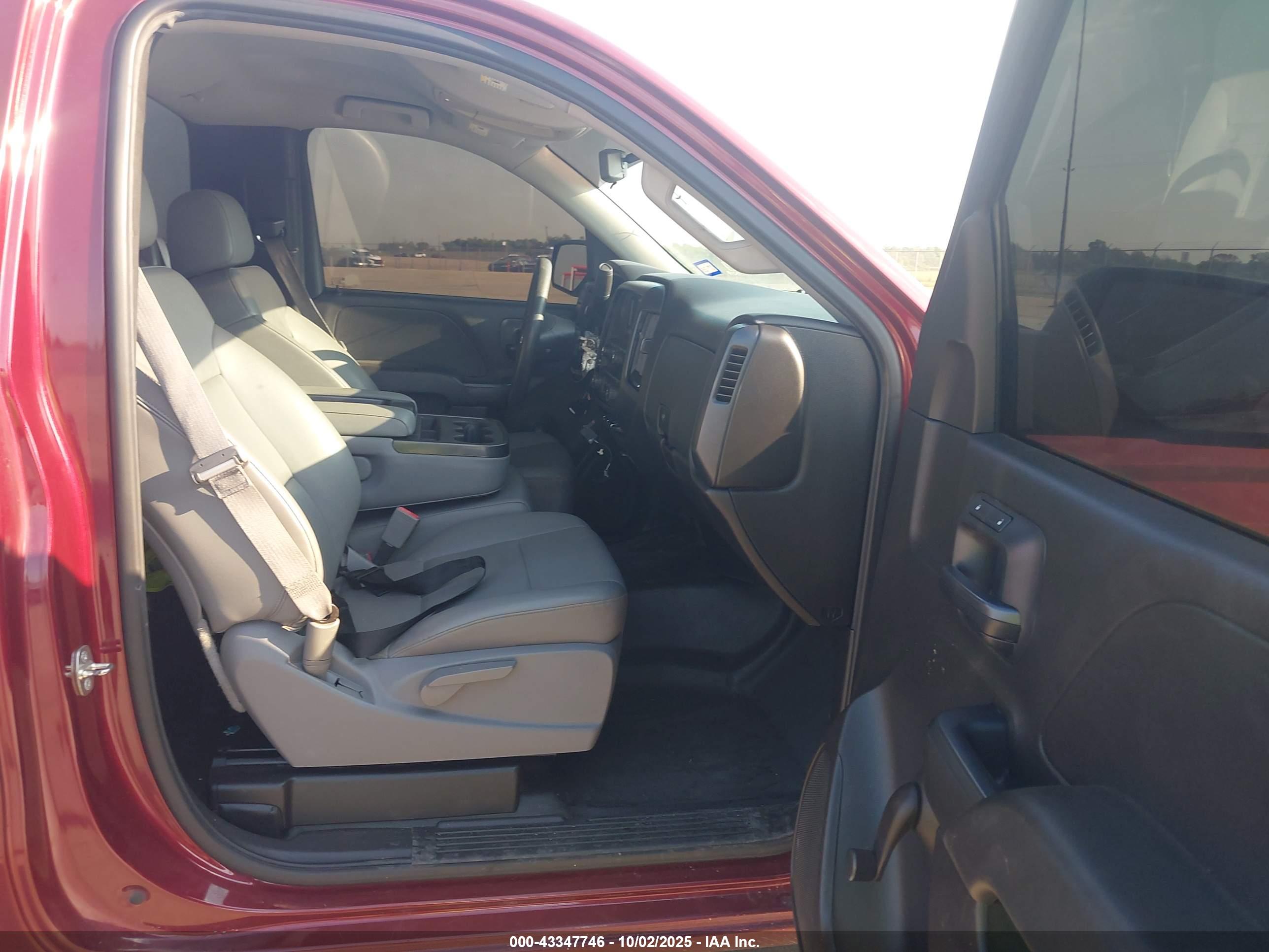 CHEVROLET SILVERADO image 5