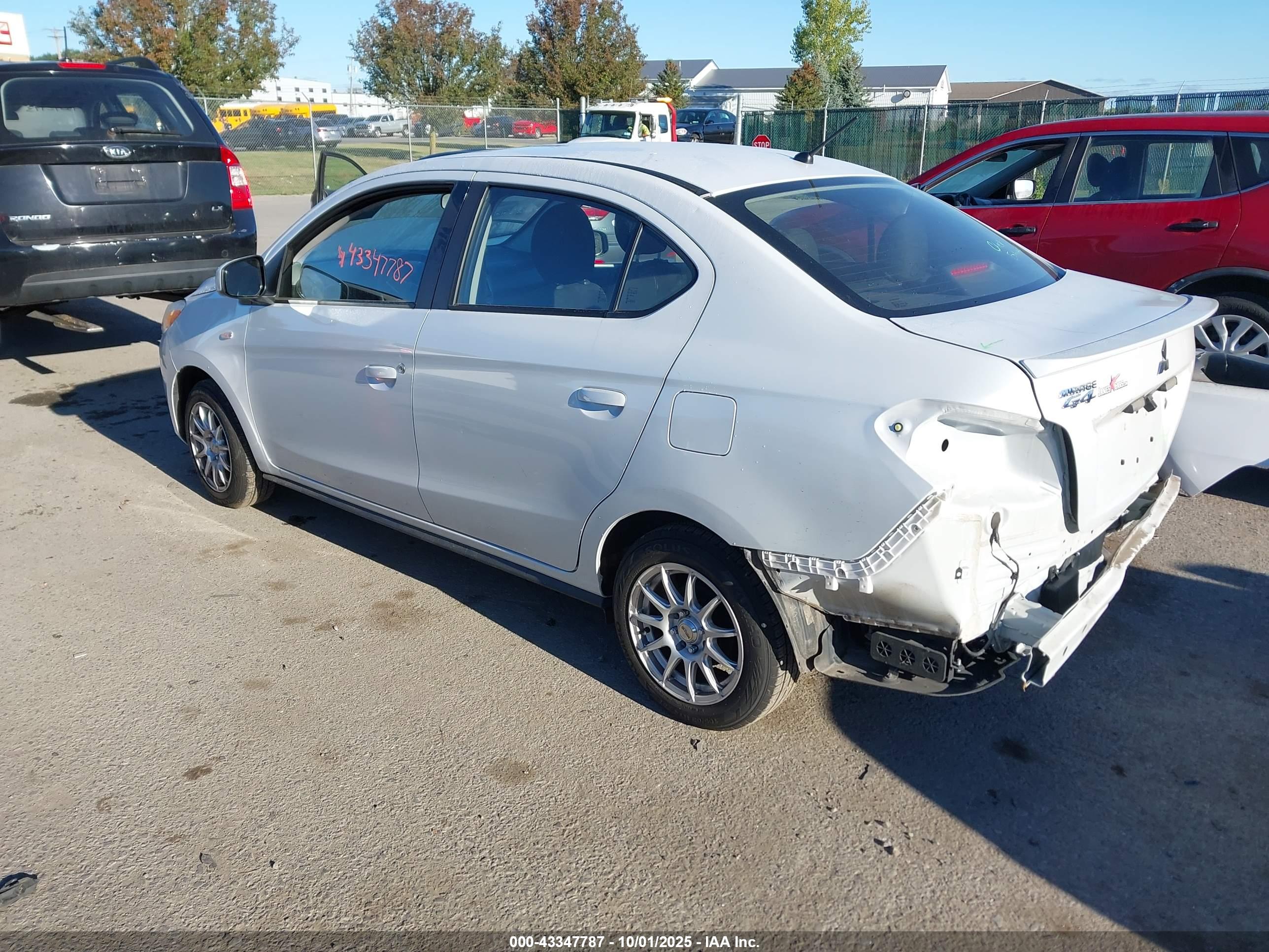 MITSUBISHI MIRAGE image 3
