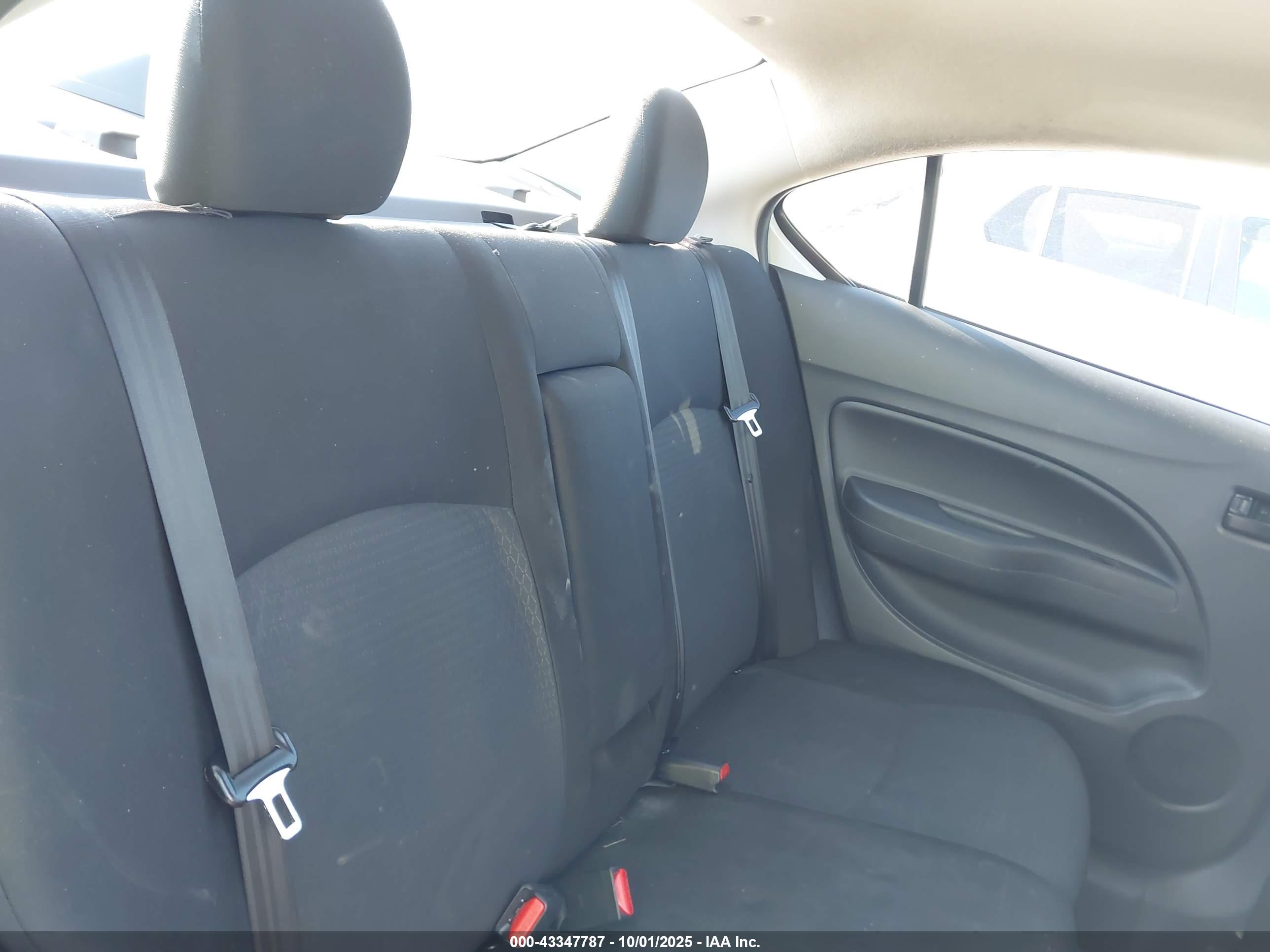 MITSUBISHI MIRAGE image 8