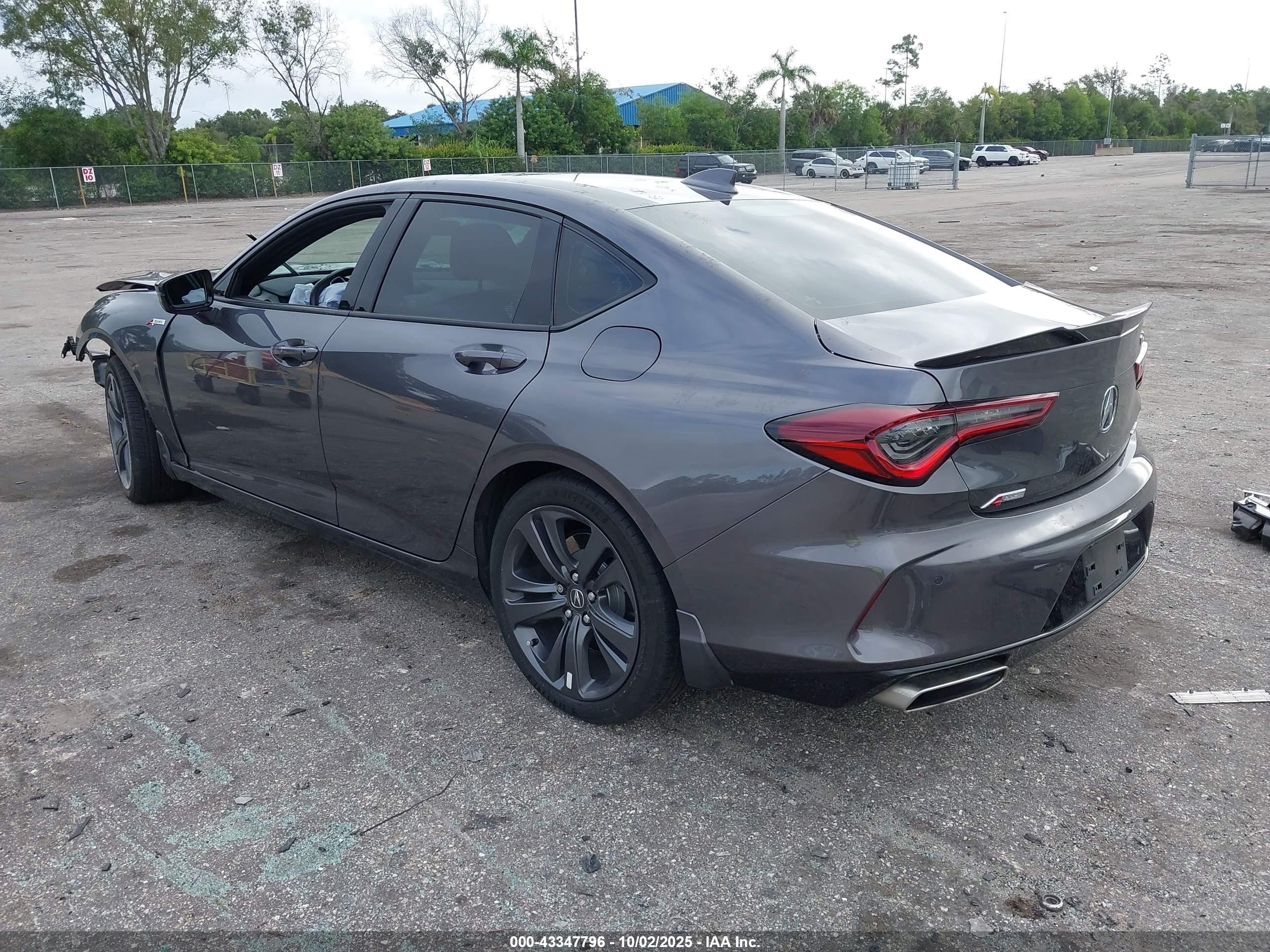 ACURA TLX image 3