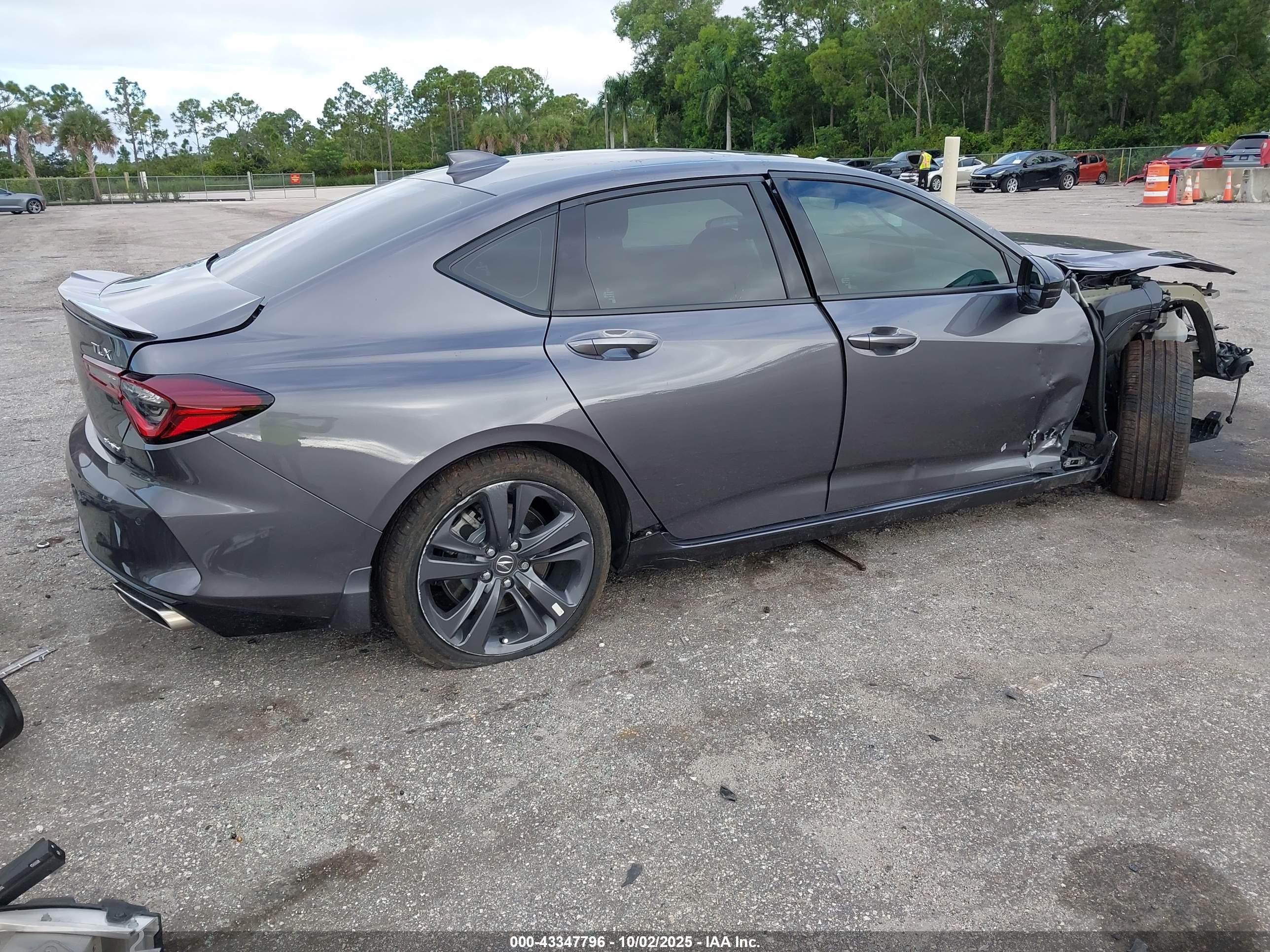 ACURA TLX image 4
