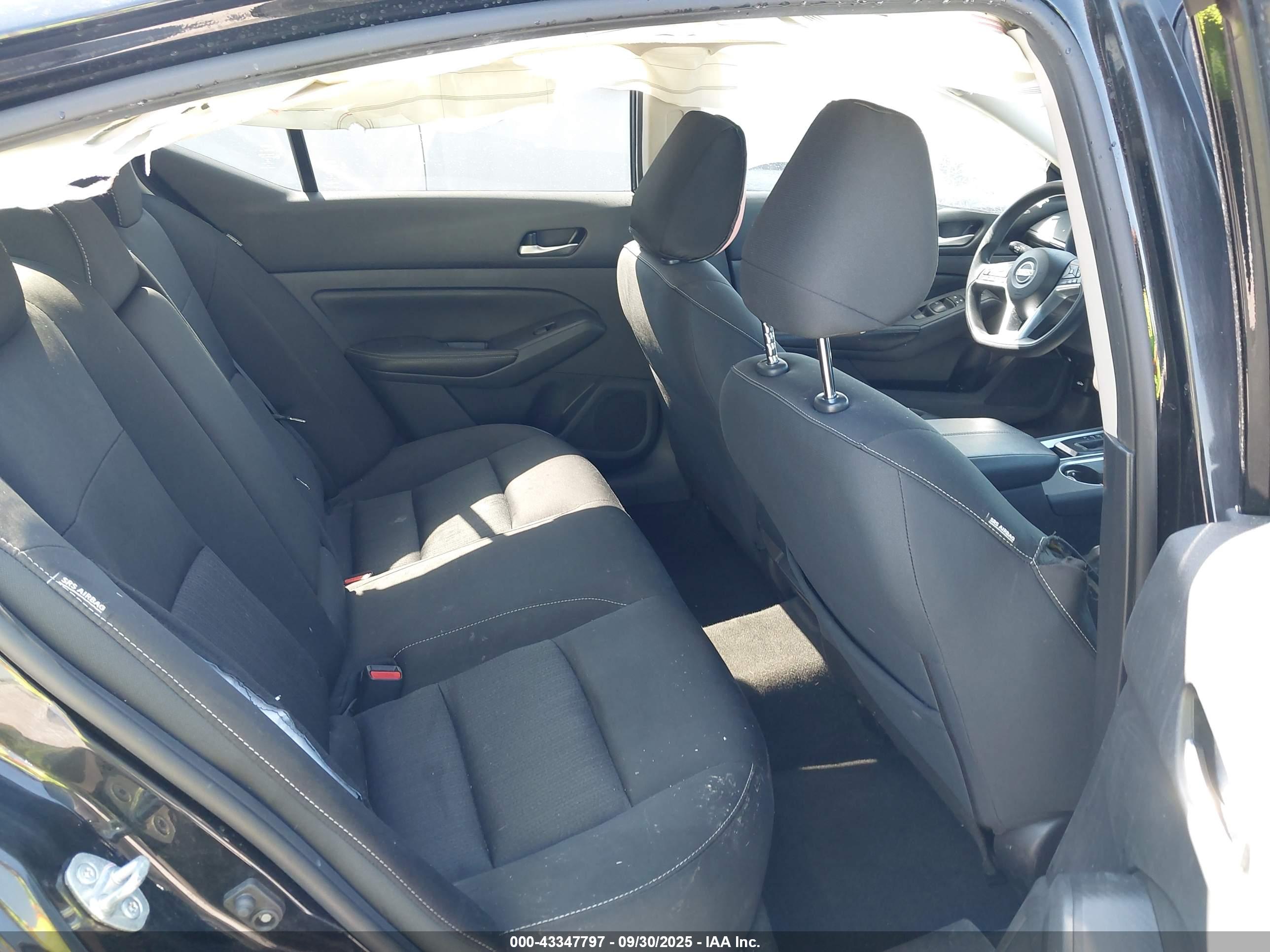 NISSAN ALTIMA image 8