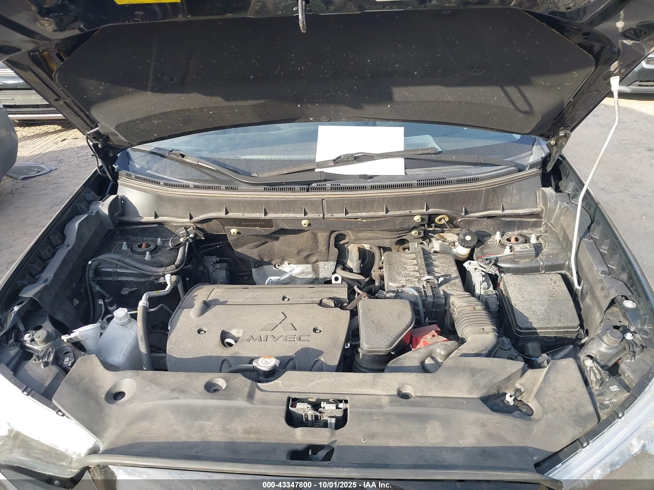 MITSUBISHI OUTLANDER image 10