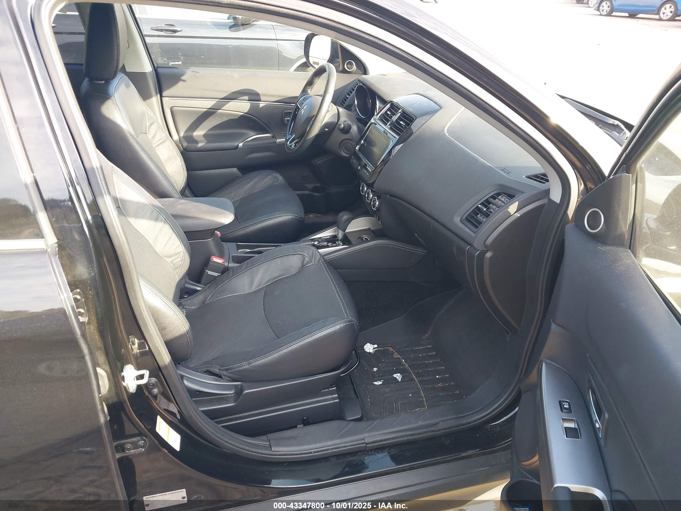 MITSUBISHI OUTLANDER image 5