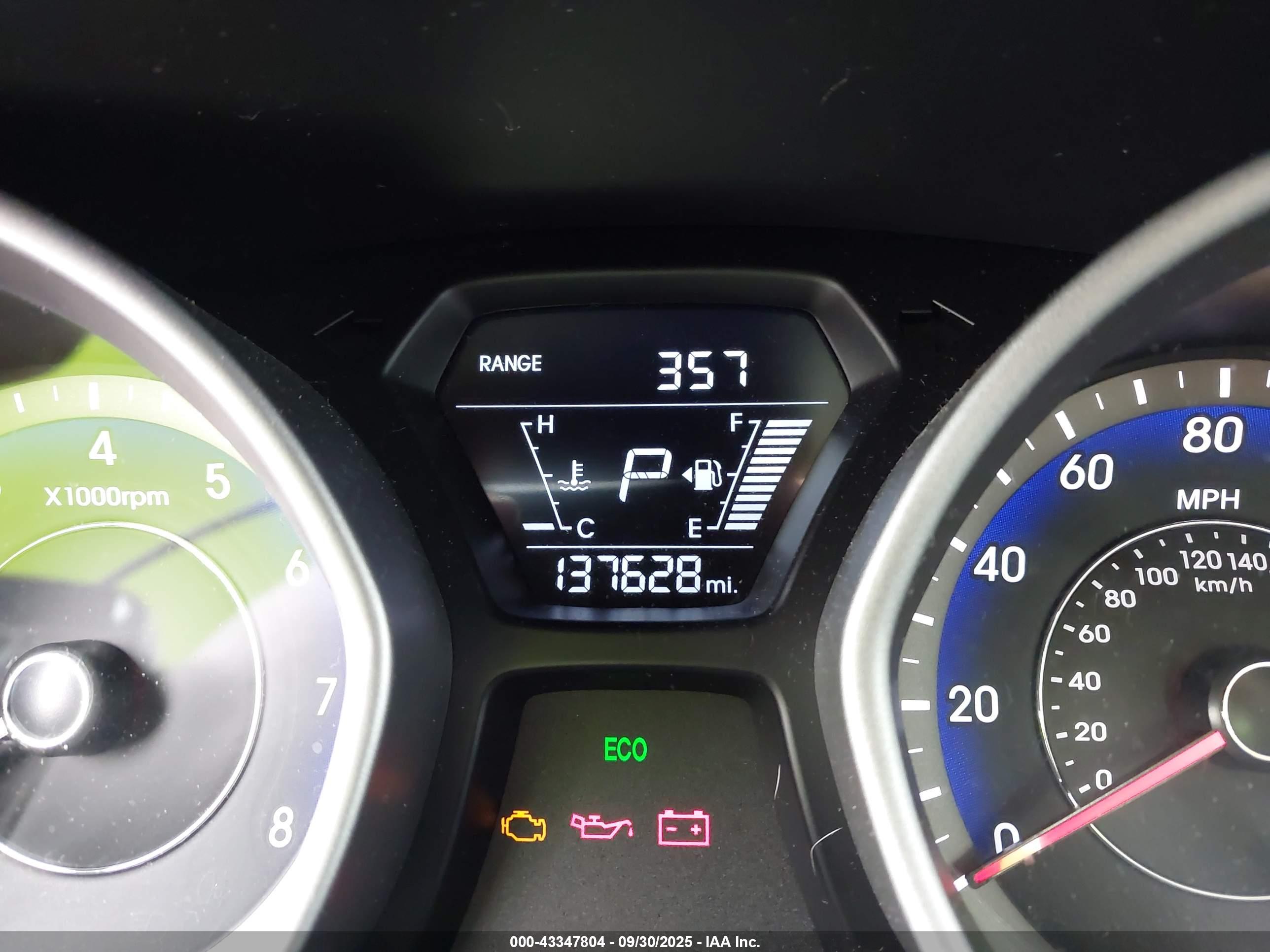 HYUNDAI ELANTRA image 7