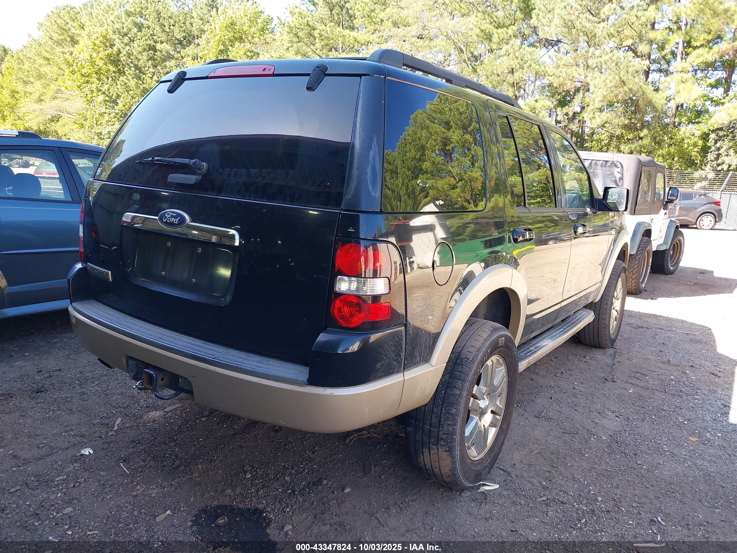 FORD EXPLORER image 4