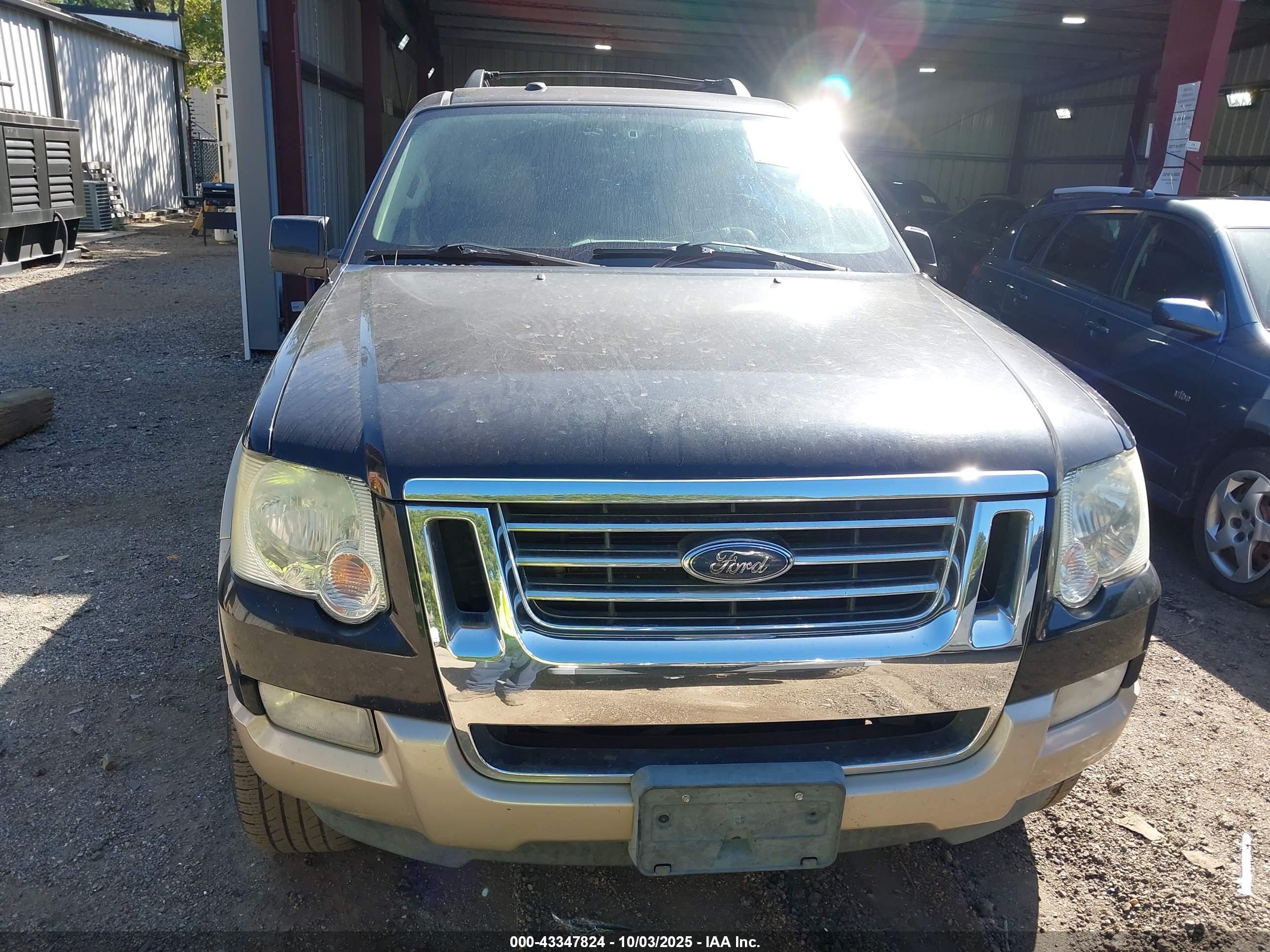 FORD EXPLORER image 6