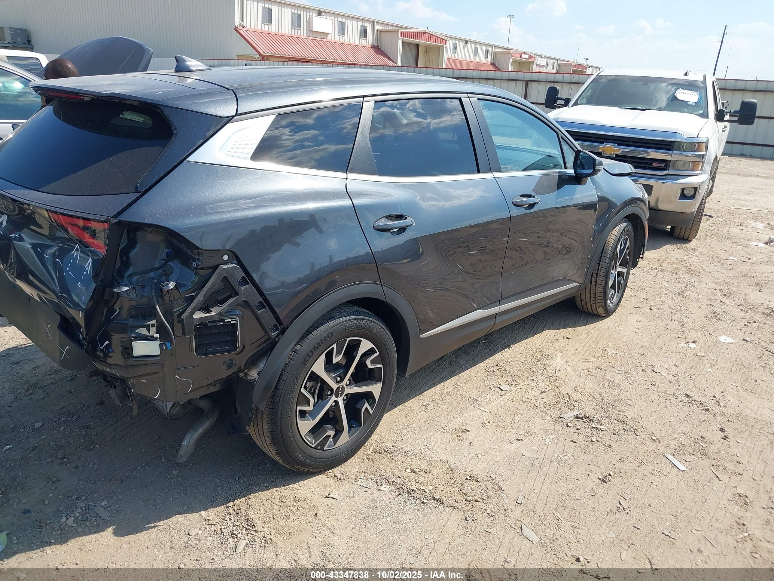 KIA SPORTAGE image 4