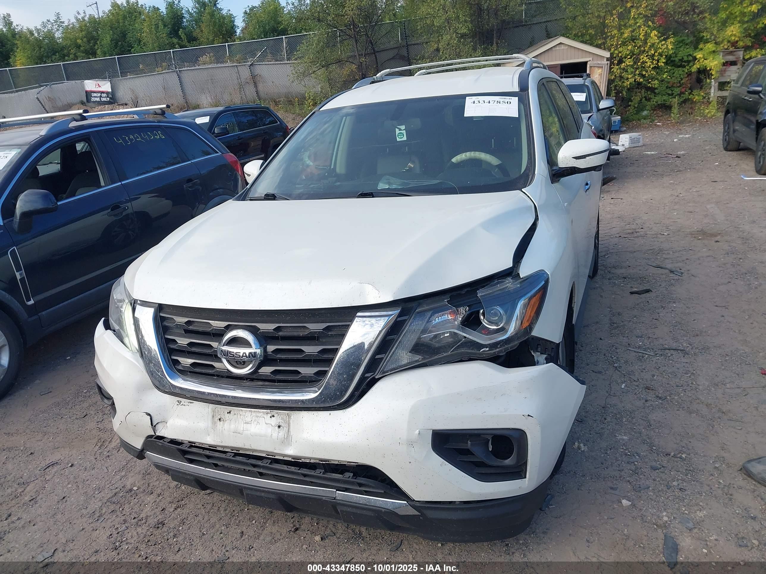 NISSAN PATHFINDER image 6
