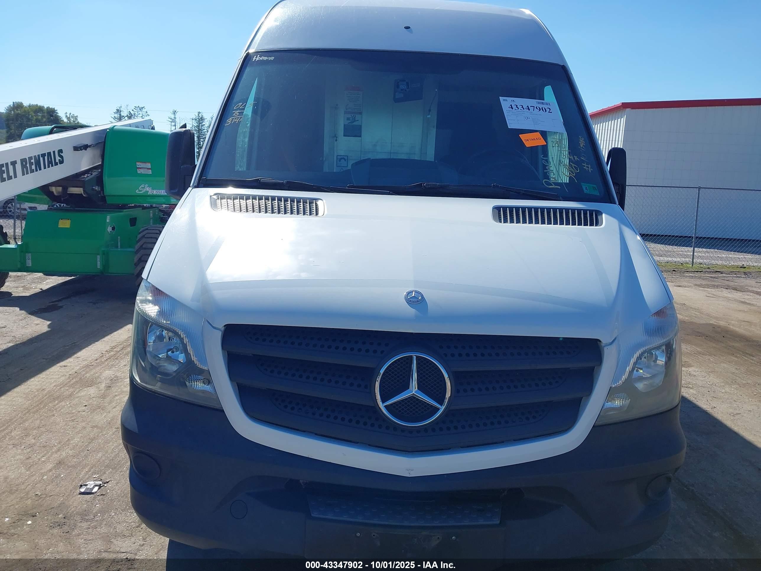 MERCEDES-BENZ SPRINTER image 6