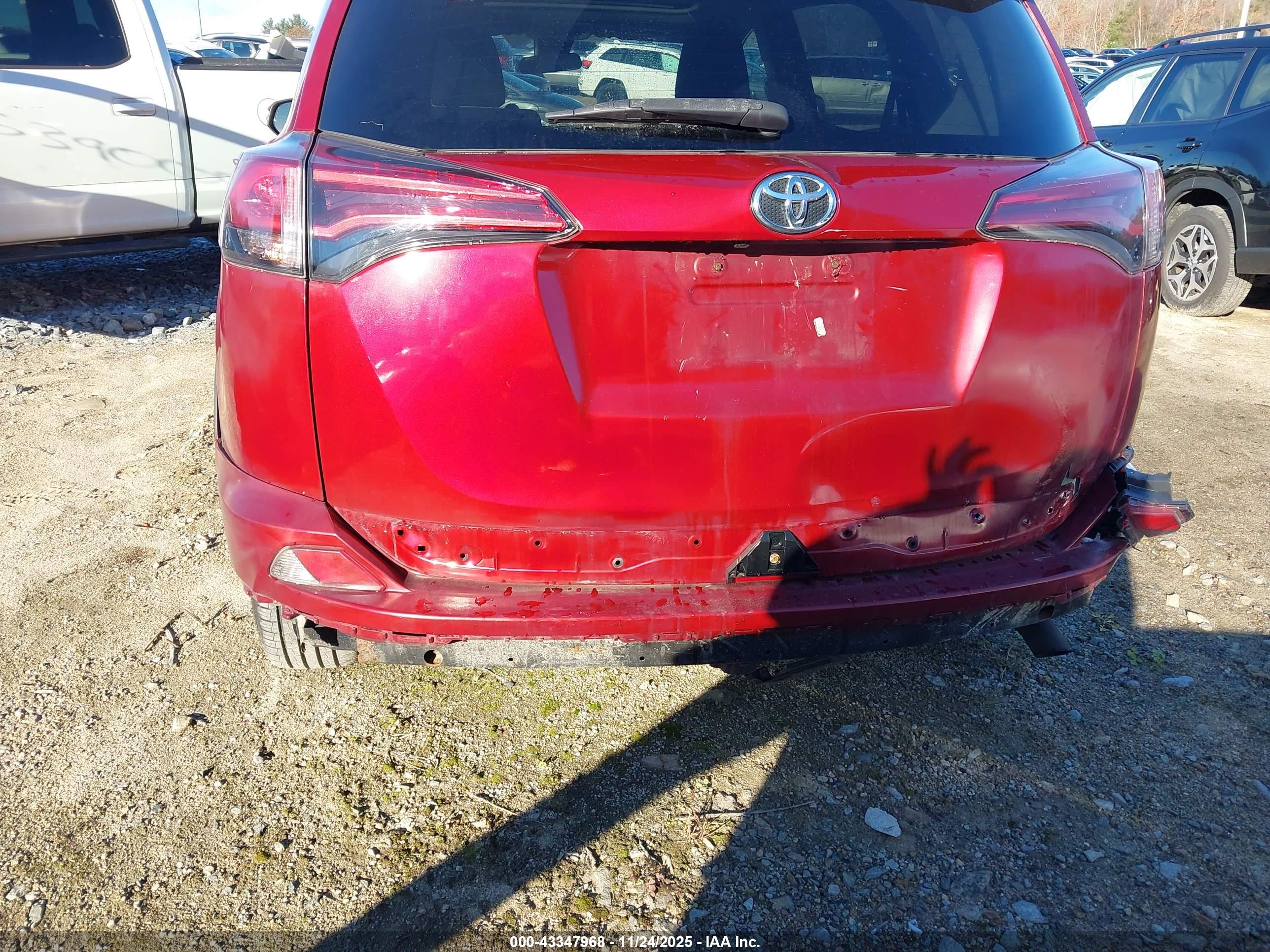 TOYOTA RAV4 image 6