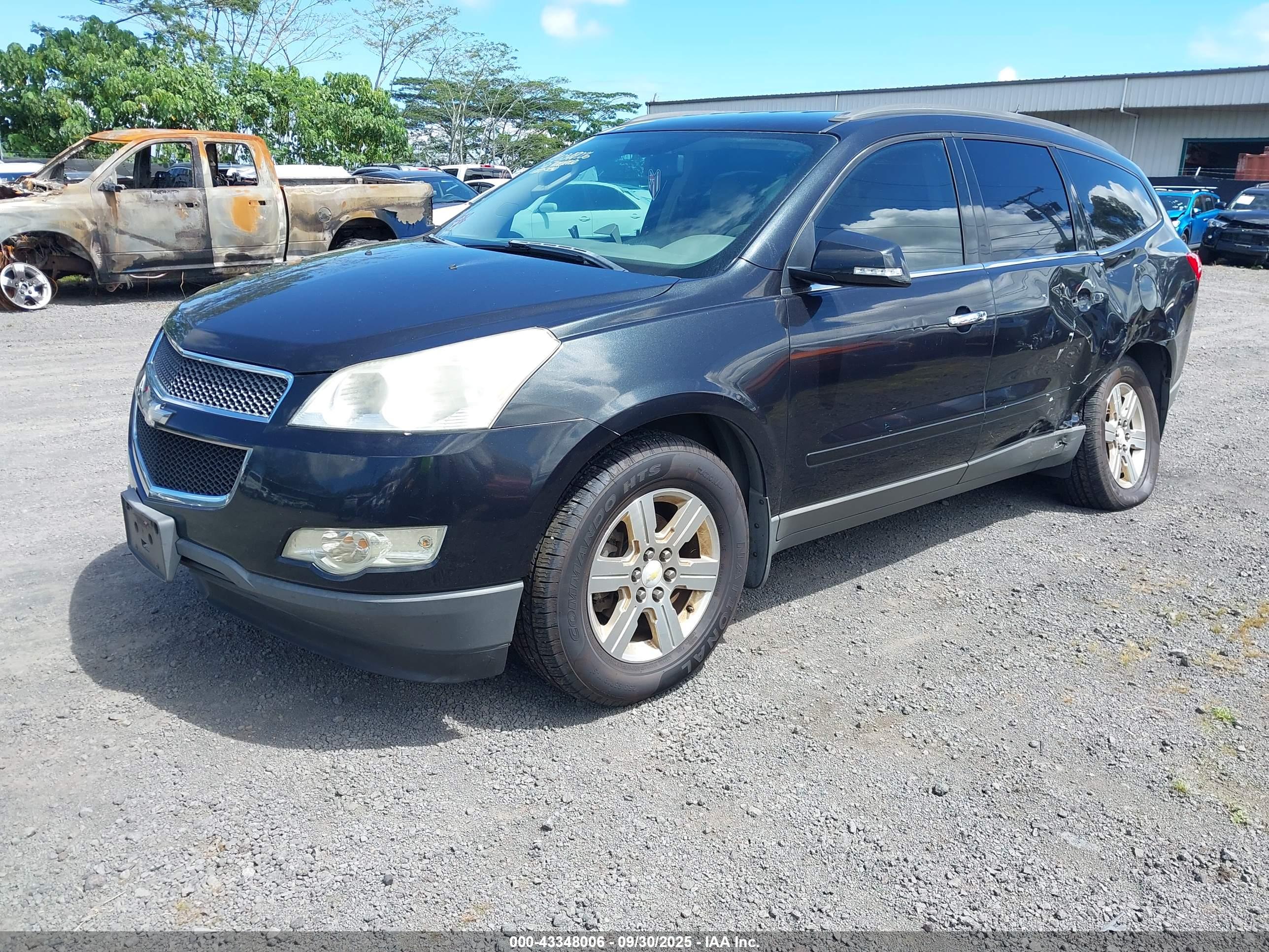 CHEVROLET TRAVERSE image 2