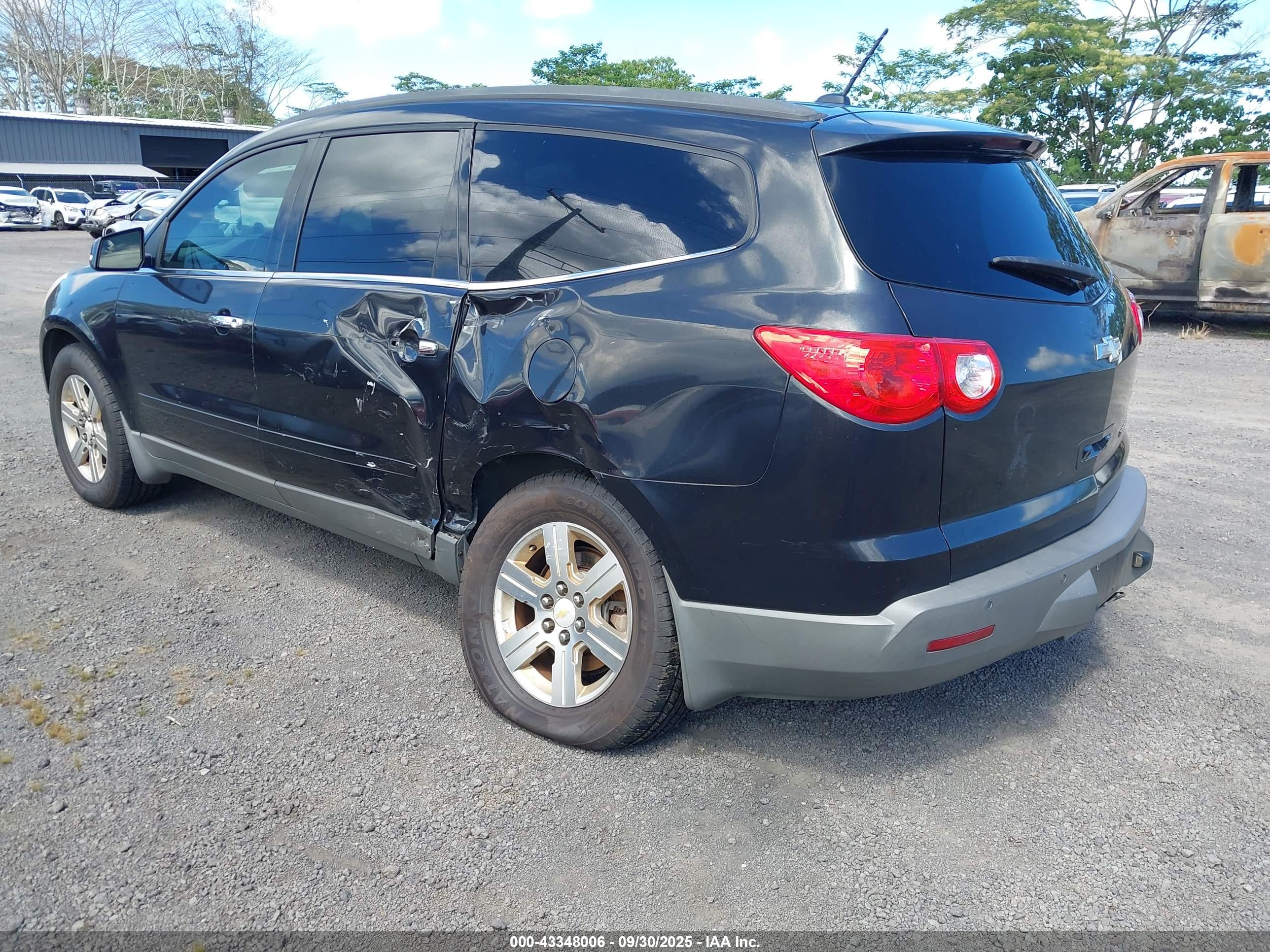 CHEVROLET TRAVERSE image 3