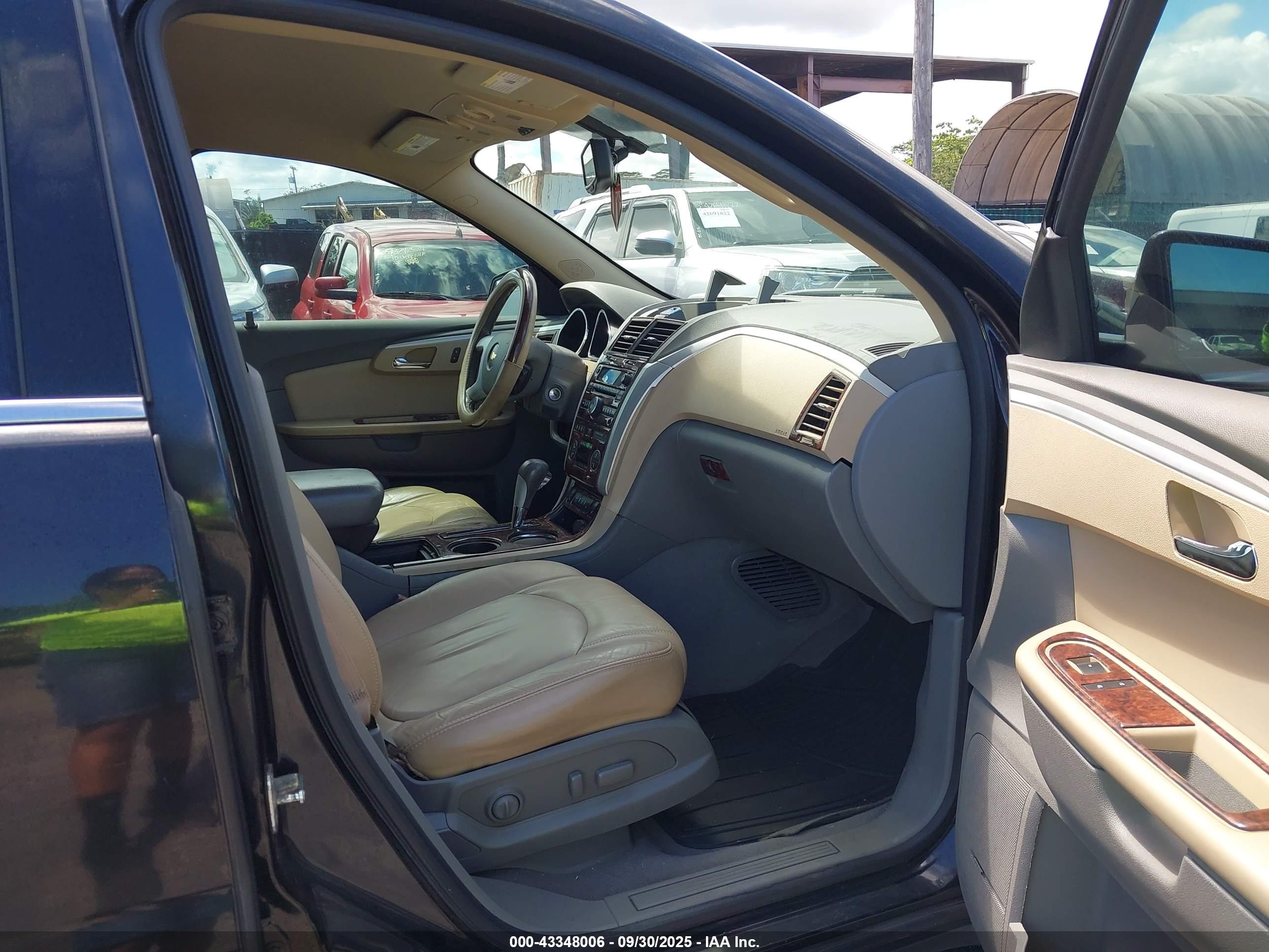 CHEVROLET TRAVERSE image 5