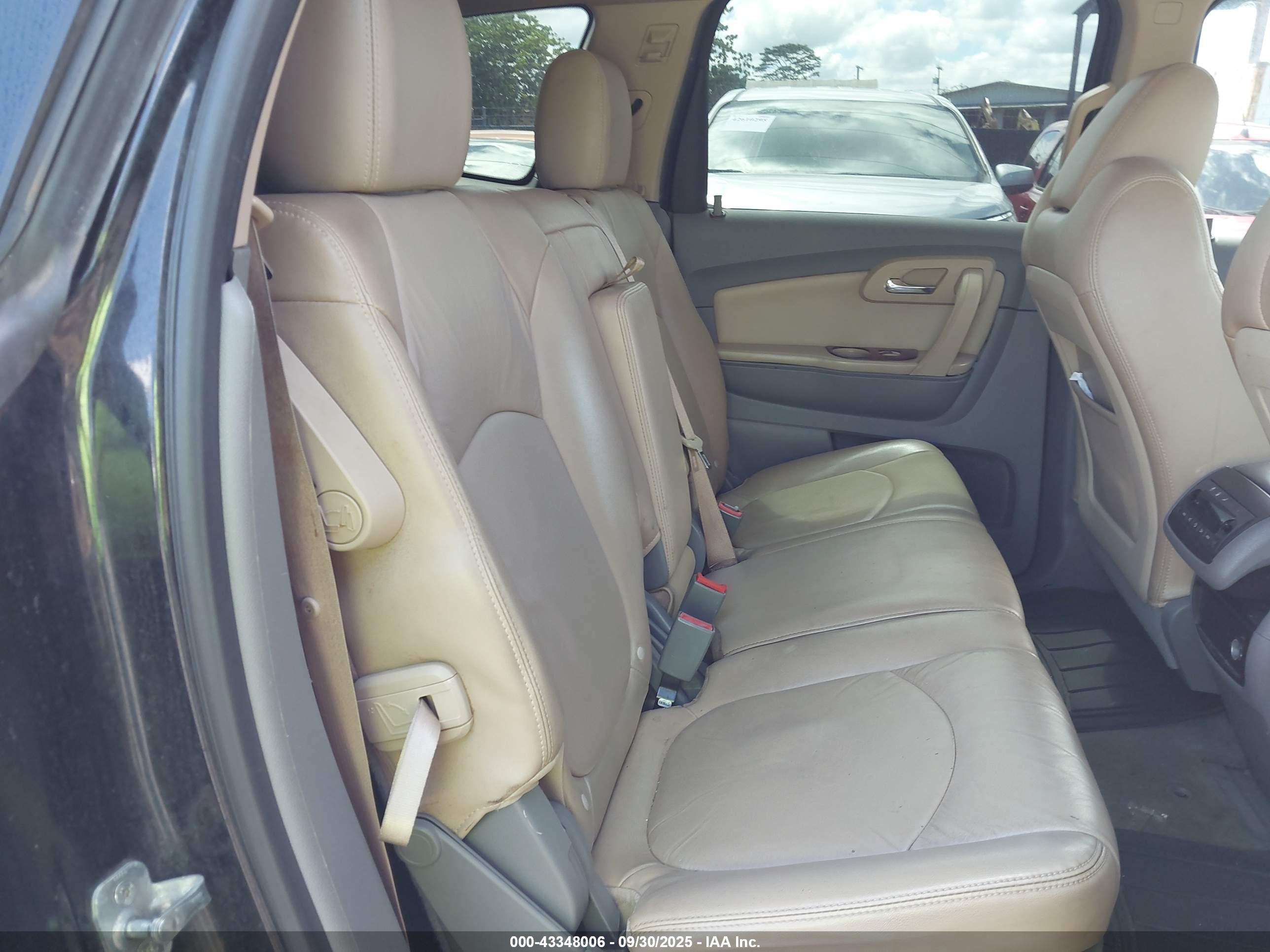 CHEVROLET TRAVERSE image 8
