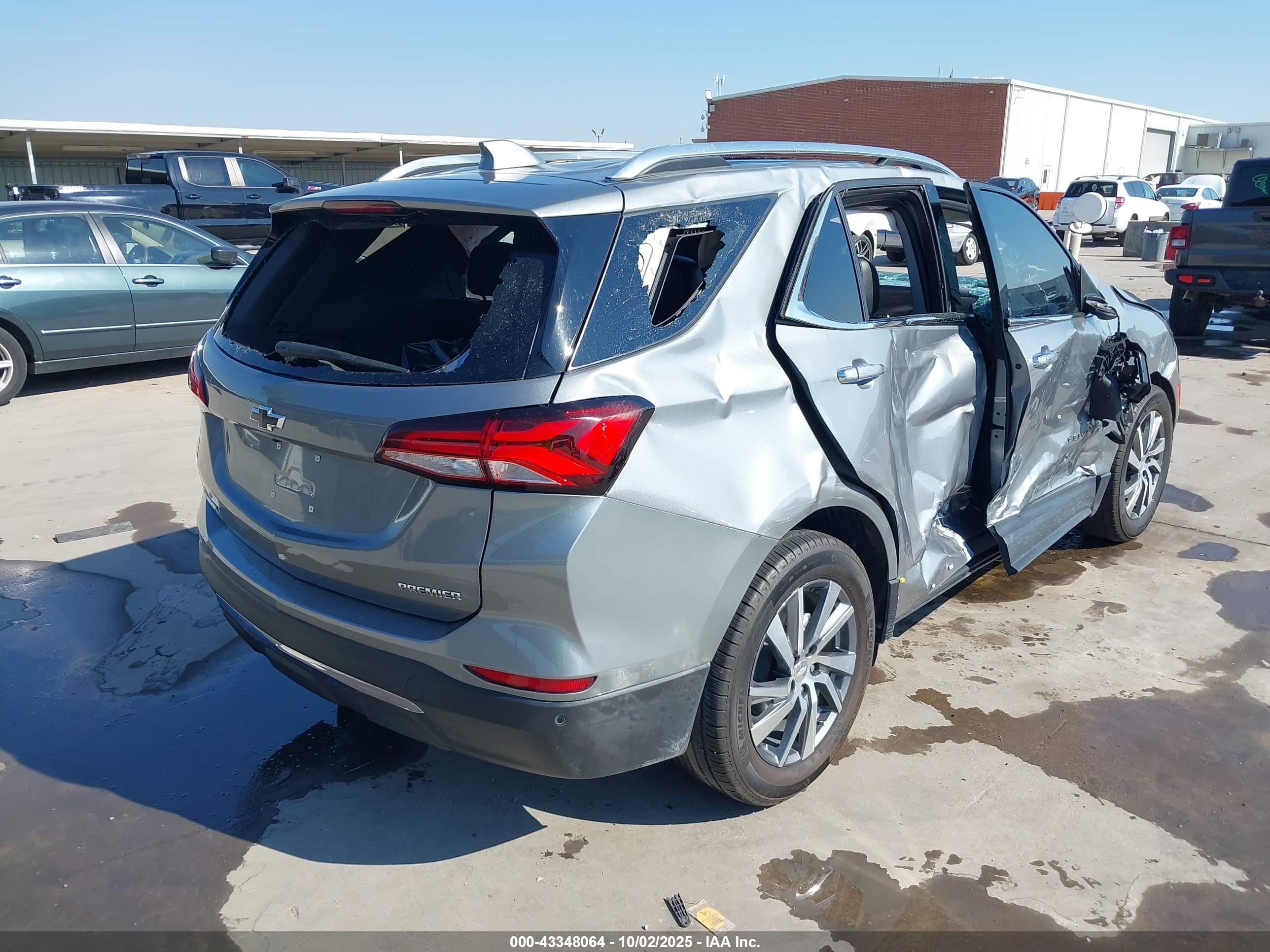 CHEVROLET EQUINOX image 4