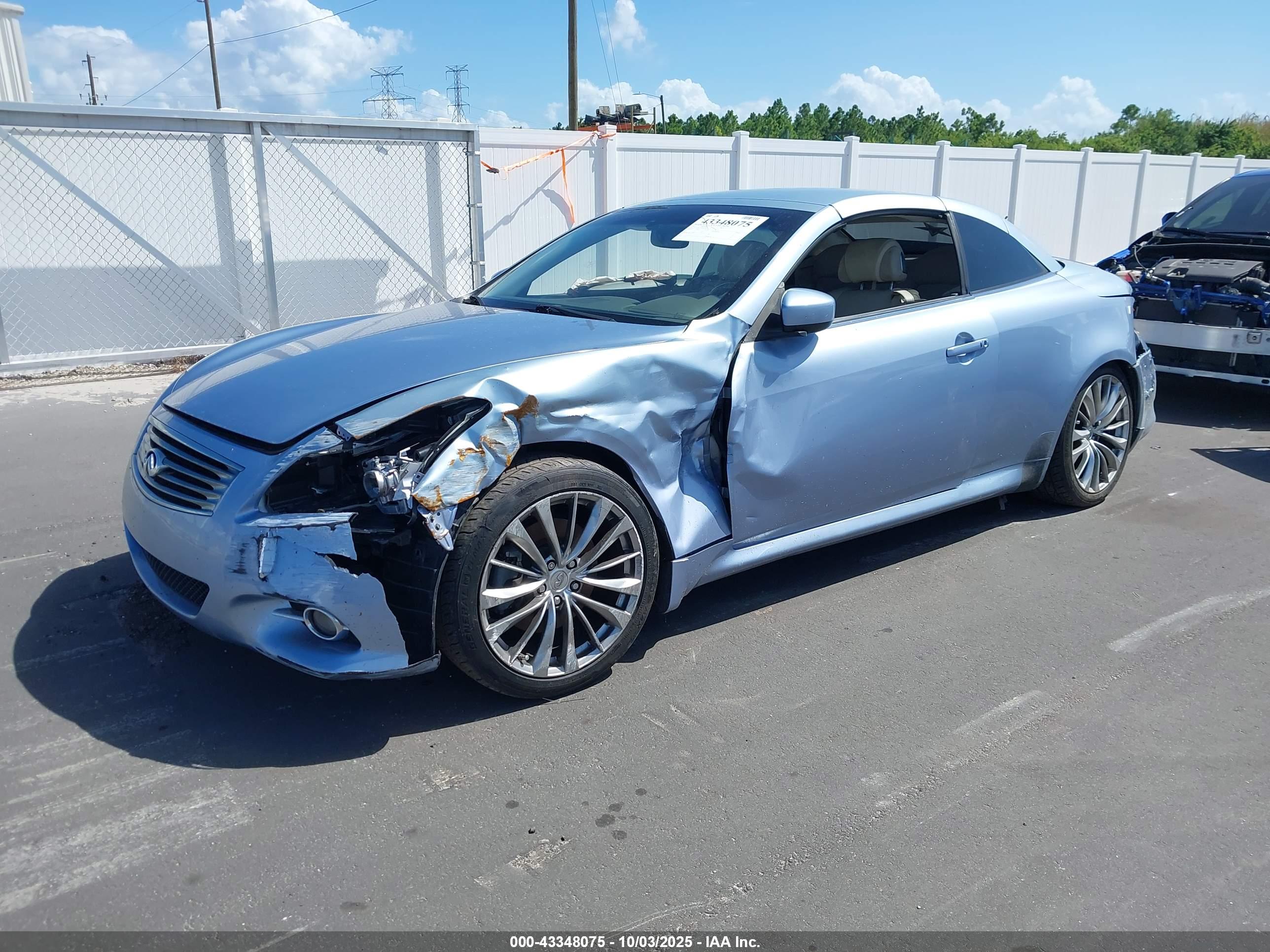 INFINITI G37 image 2