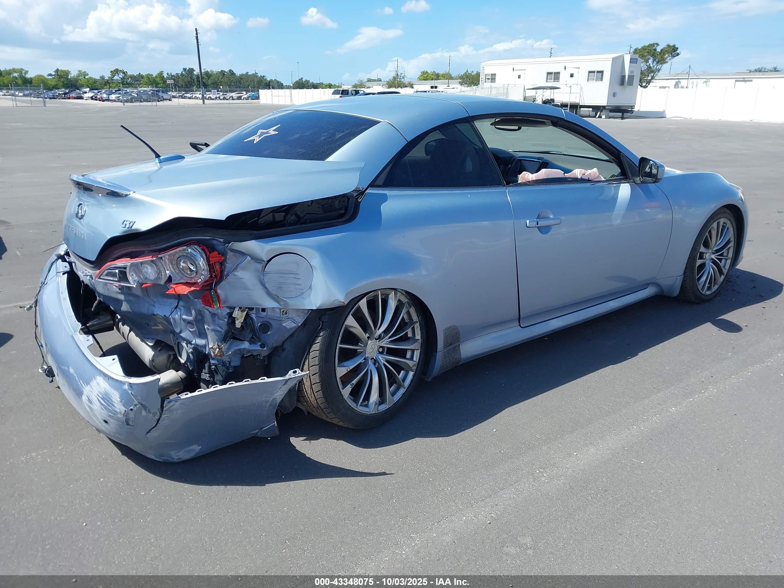 INFINITI G37 image 4