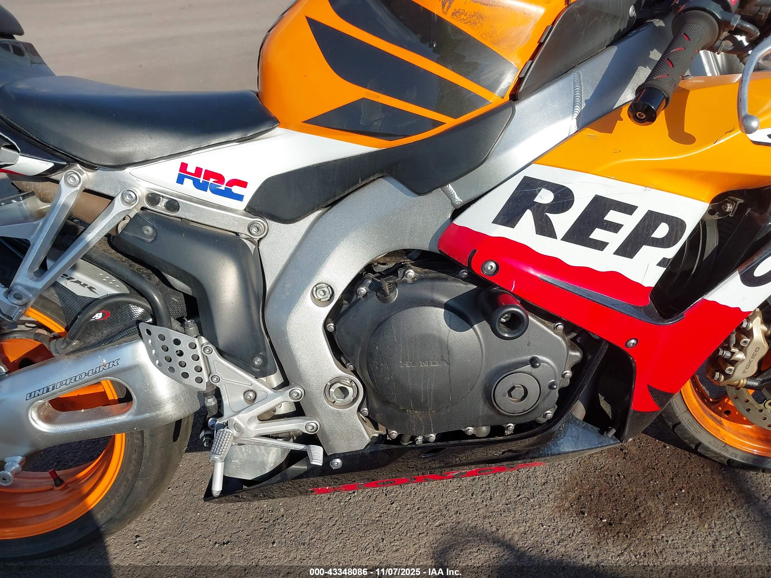 HONDA CBR1000 image 8